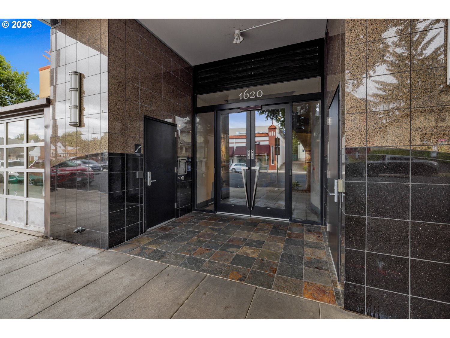 1620 Ne Broadway St 206 Property Photo 27