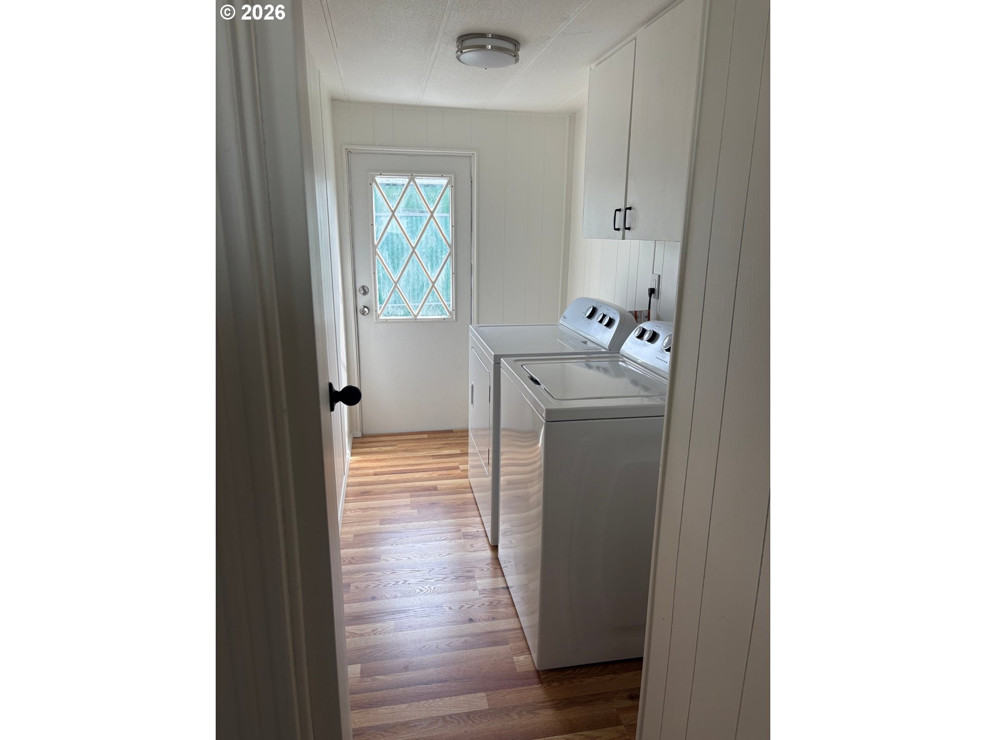 2902 E 2nd St Property Photo 8