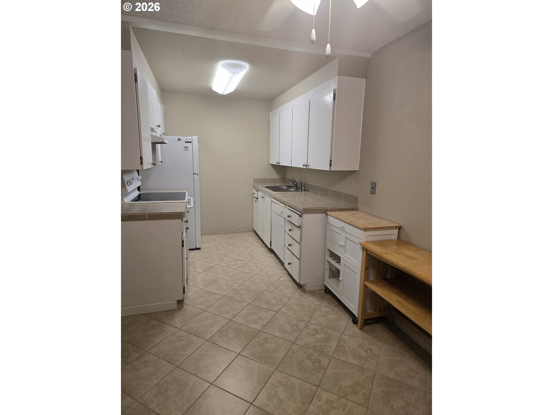 5585 E Evergreen Blvd 5304 Property Photo 2
