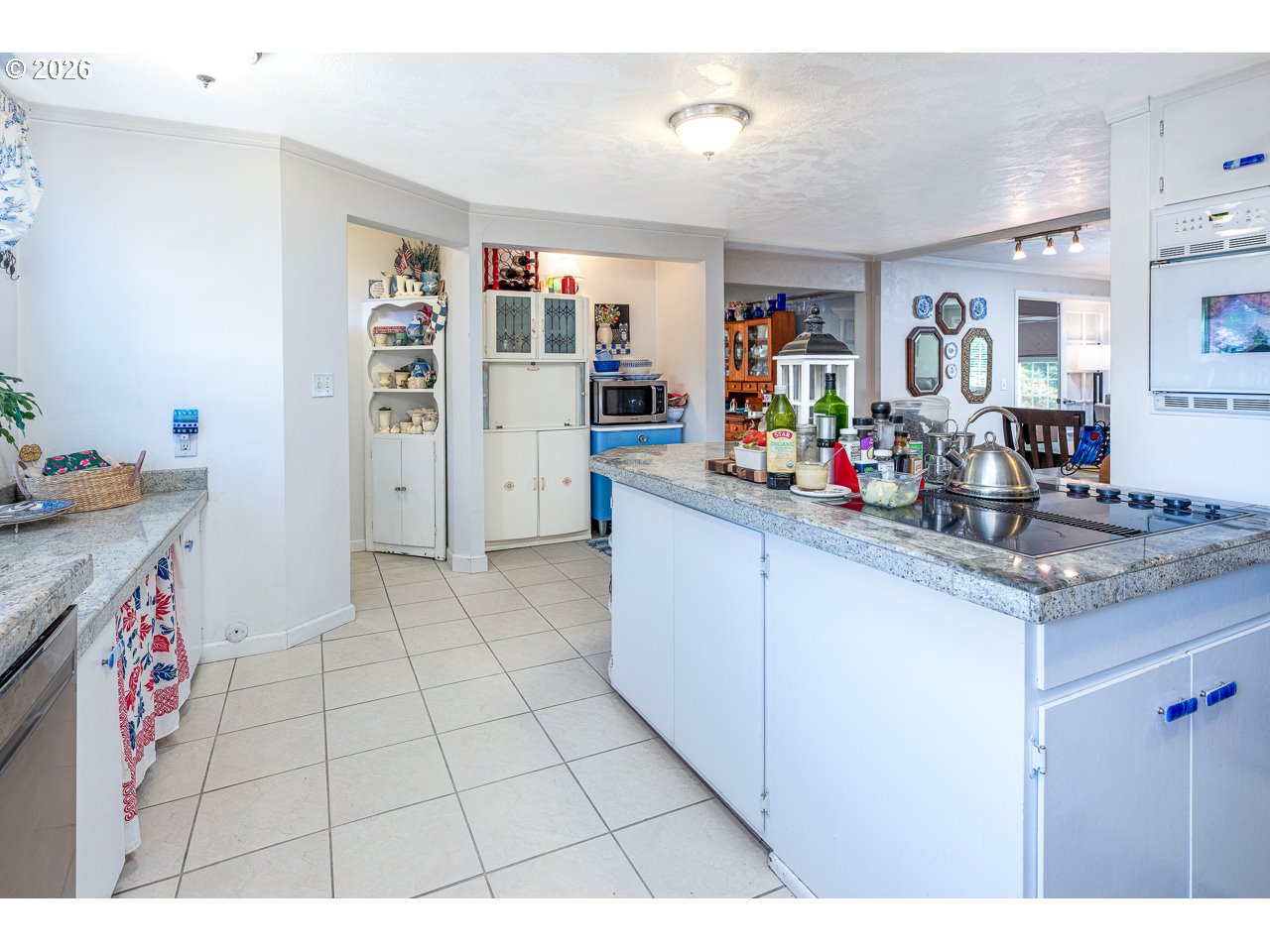 885 66th St Property Photo 12