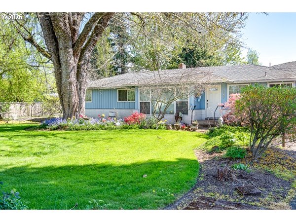 885 66th St Property Photo 27