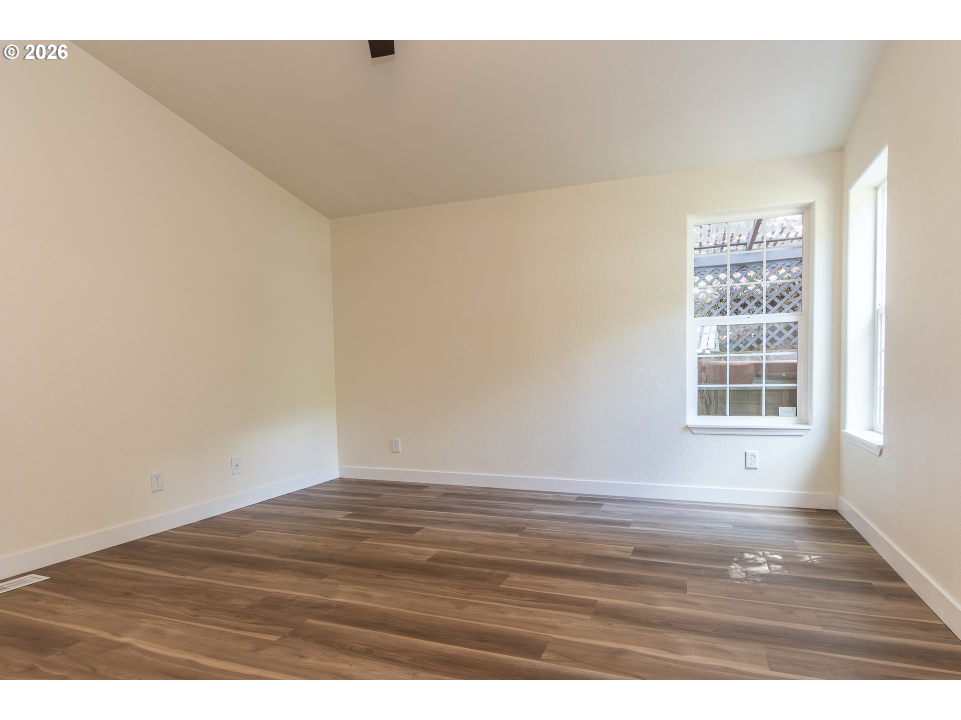 188 Samantha Way Property Photo 29