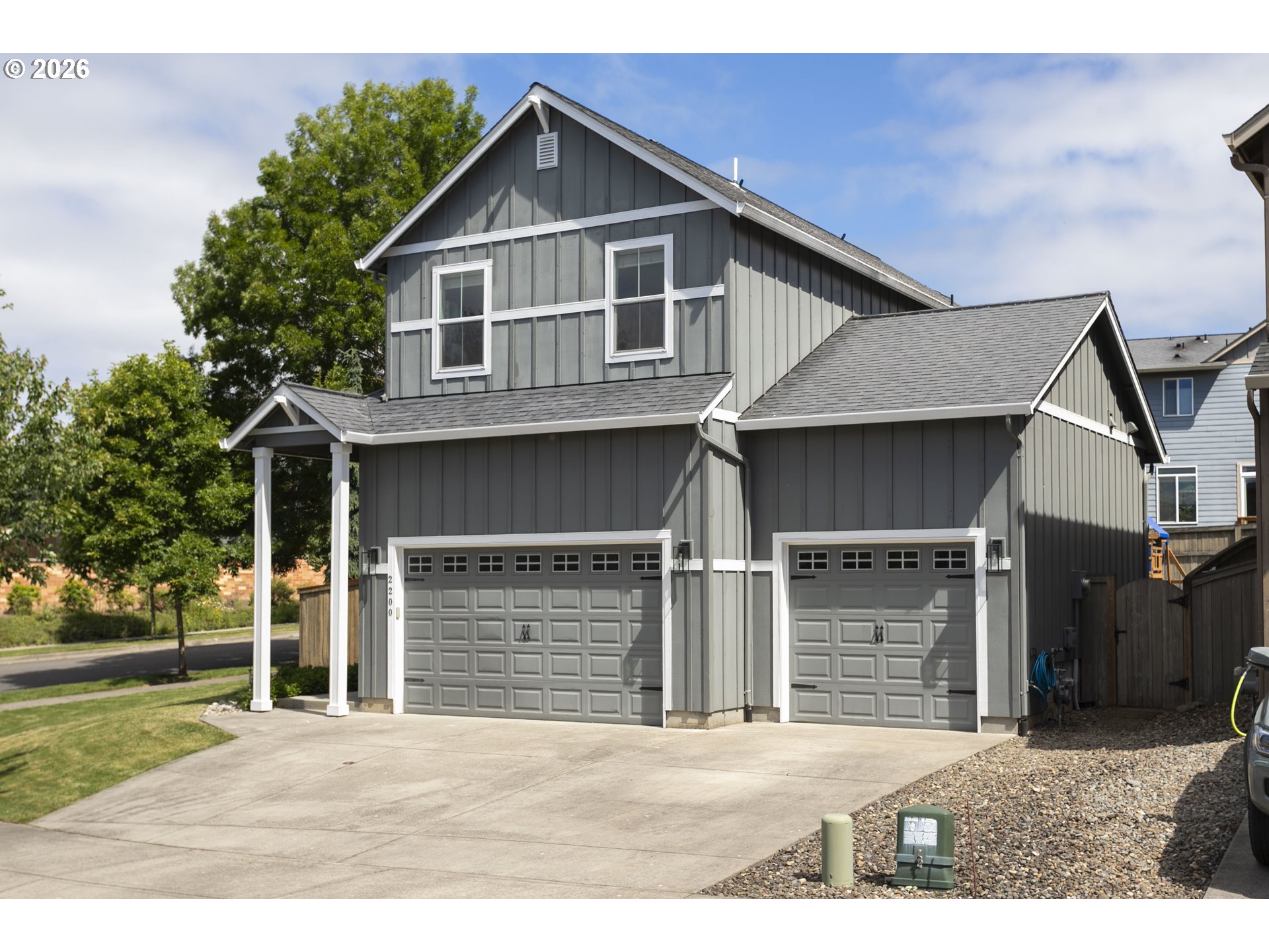 2200 S WHITE SALMON DR