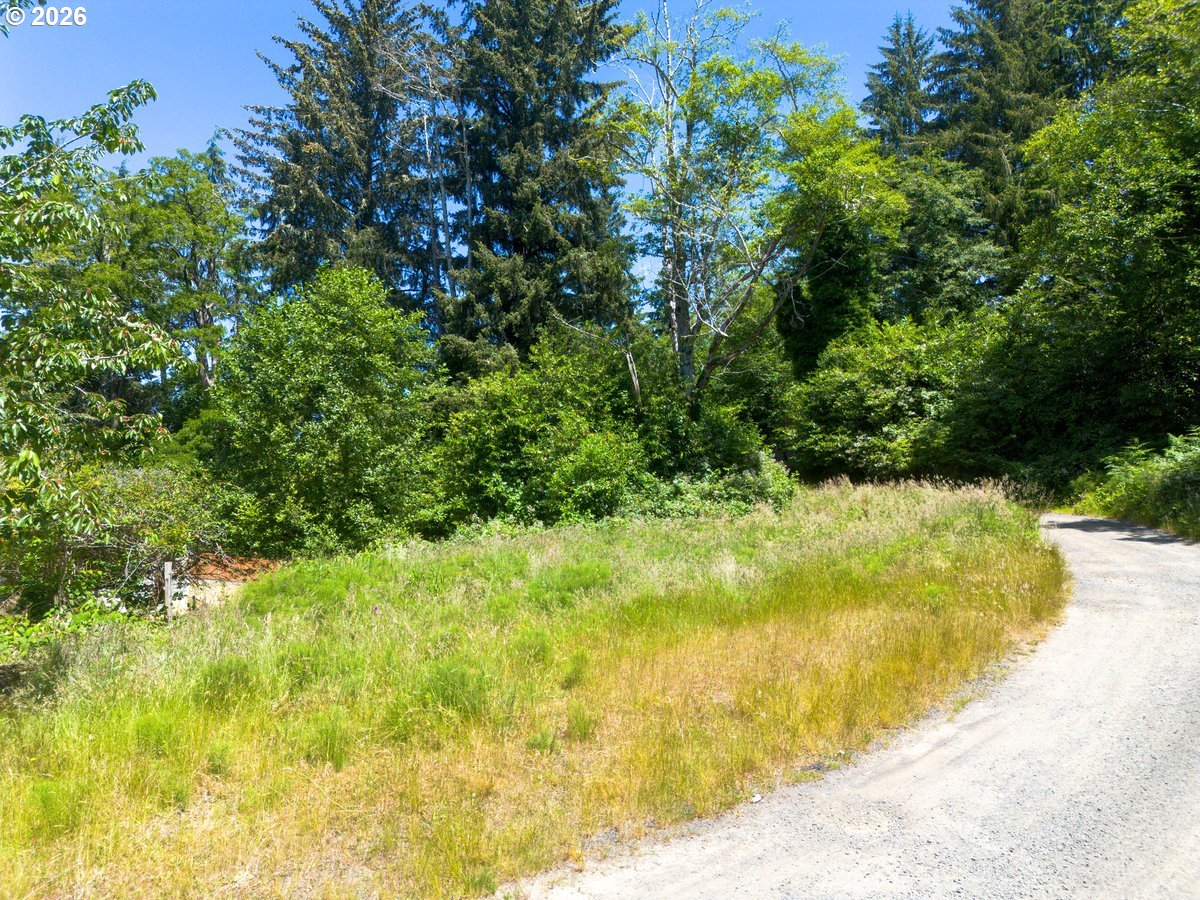 972 22nd St Property Photo 10