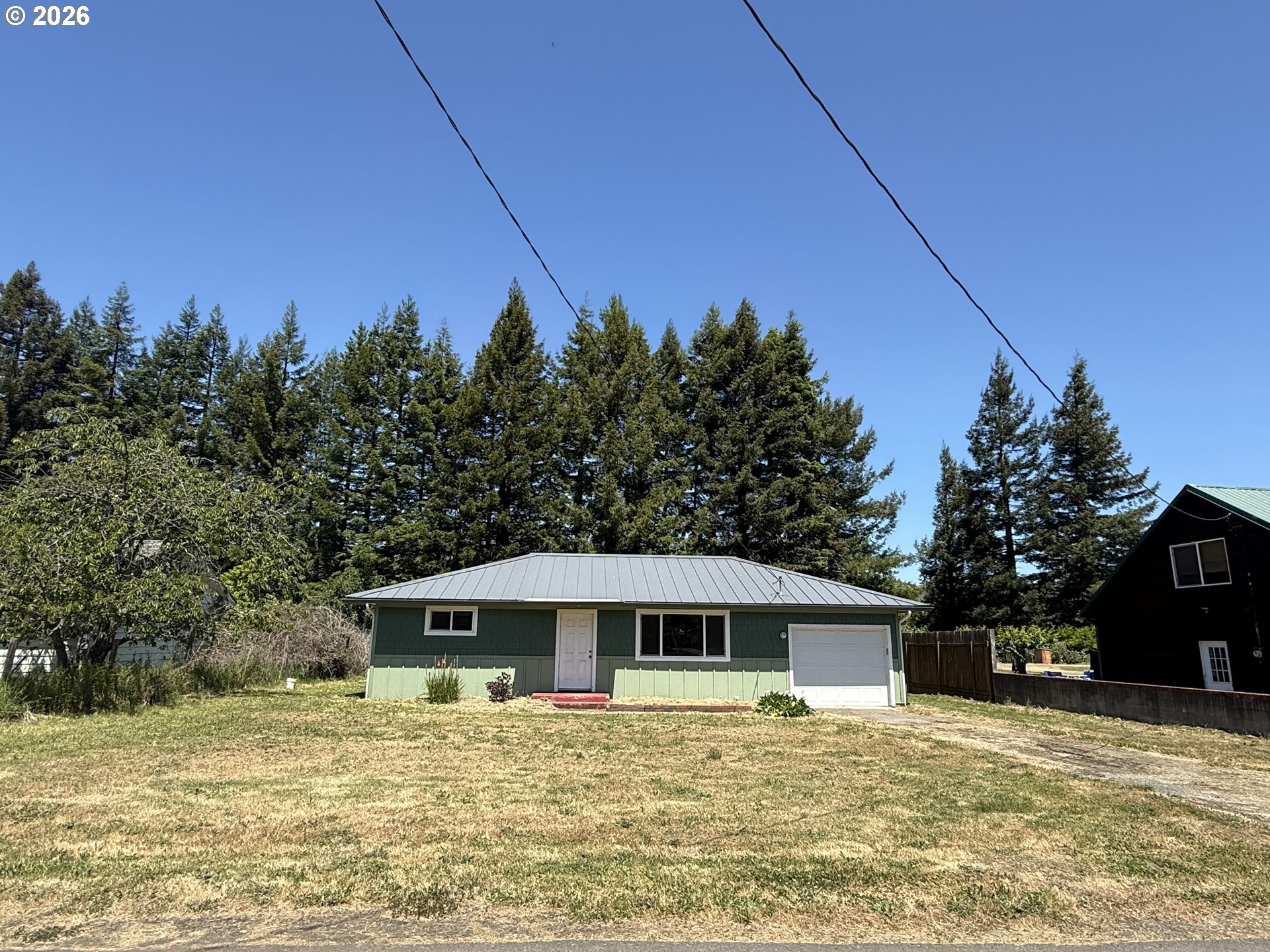 220 W BIRCH ST Property Photo 1