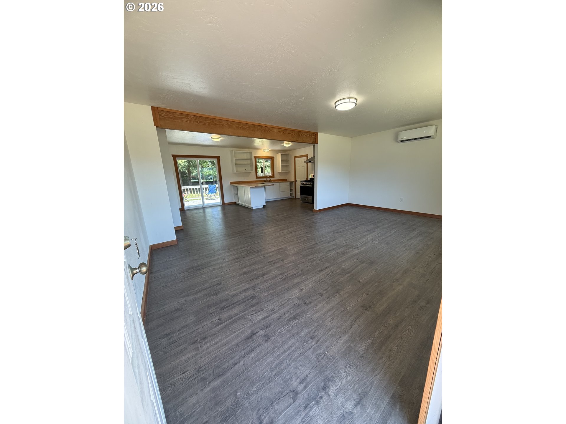 220 W Birch St Property Photo 6