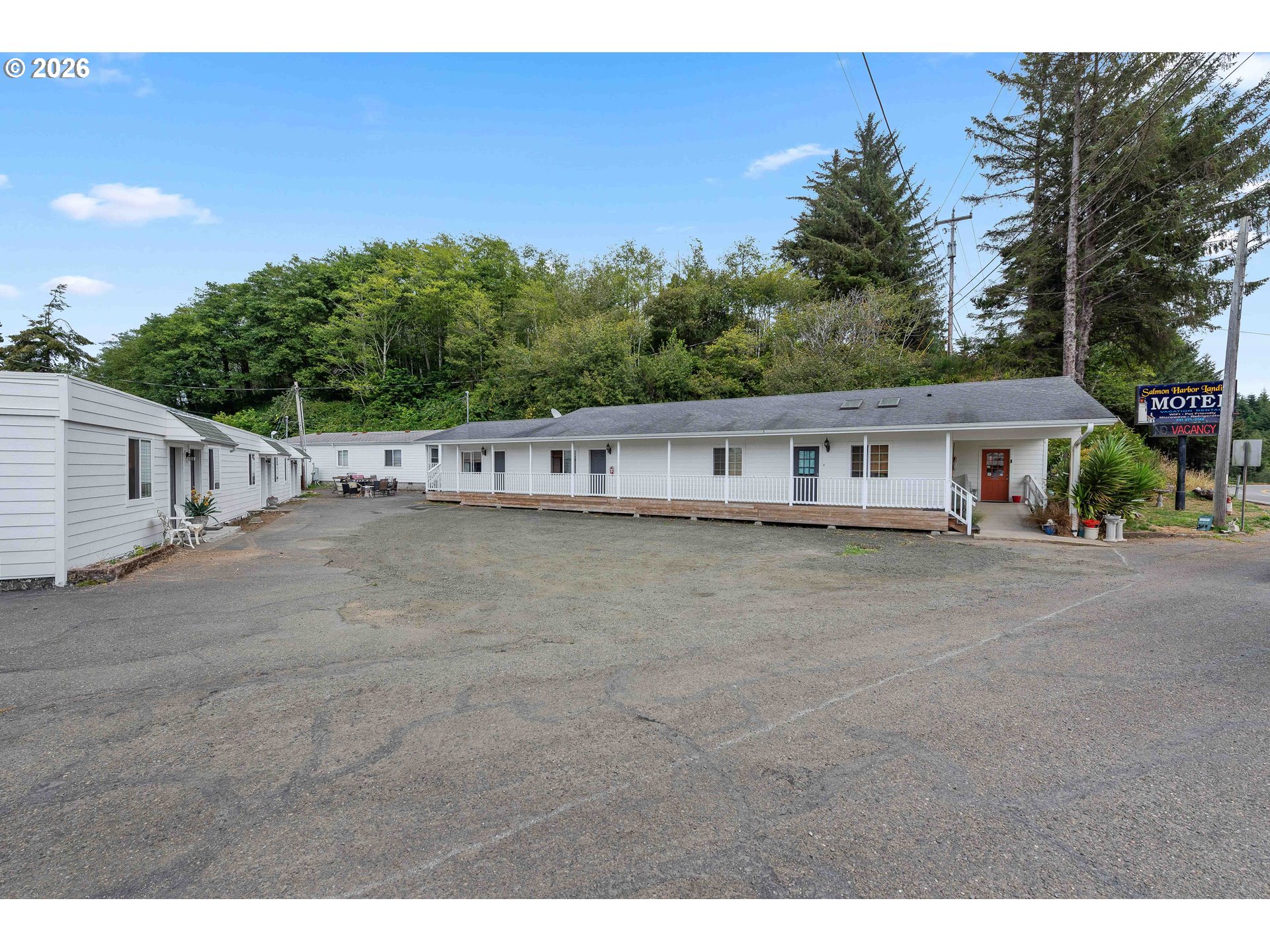 265 8th St Property Photo 1