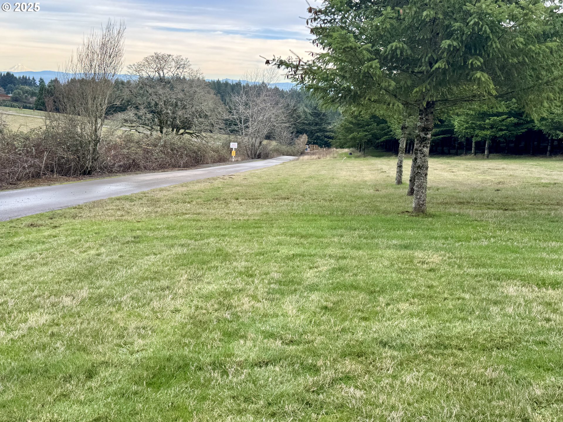 Everett Dr S Property Photo 16