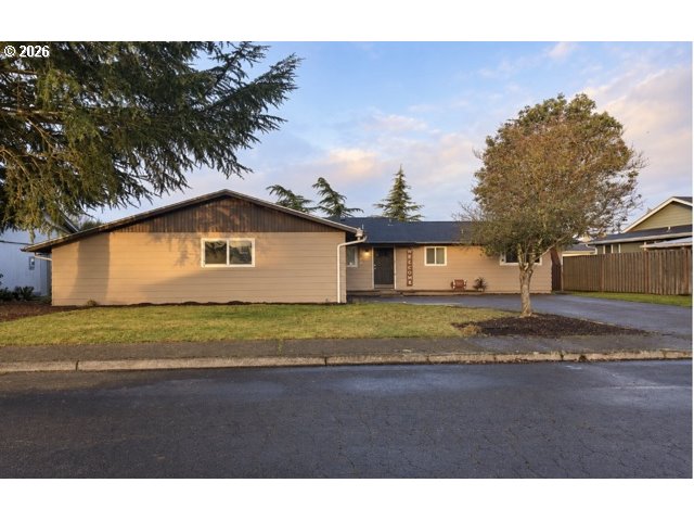 1237 Lottie Ln Property Photo 1