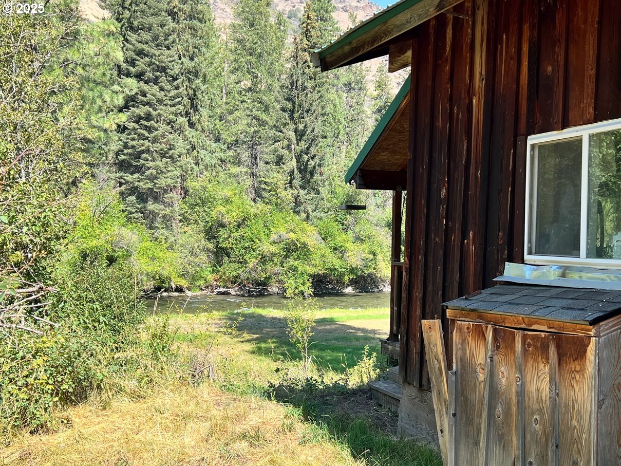 59654 River Canyon Rd Property Photo 16