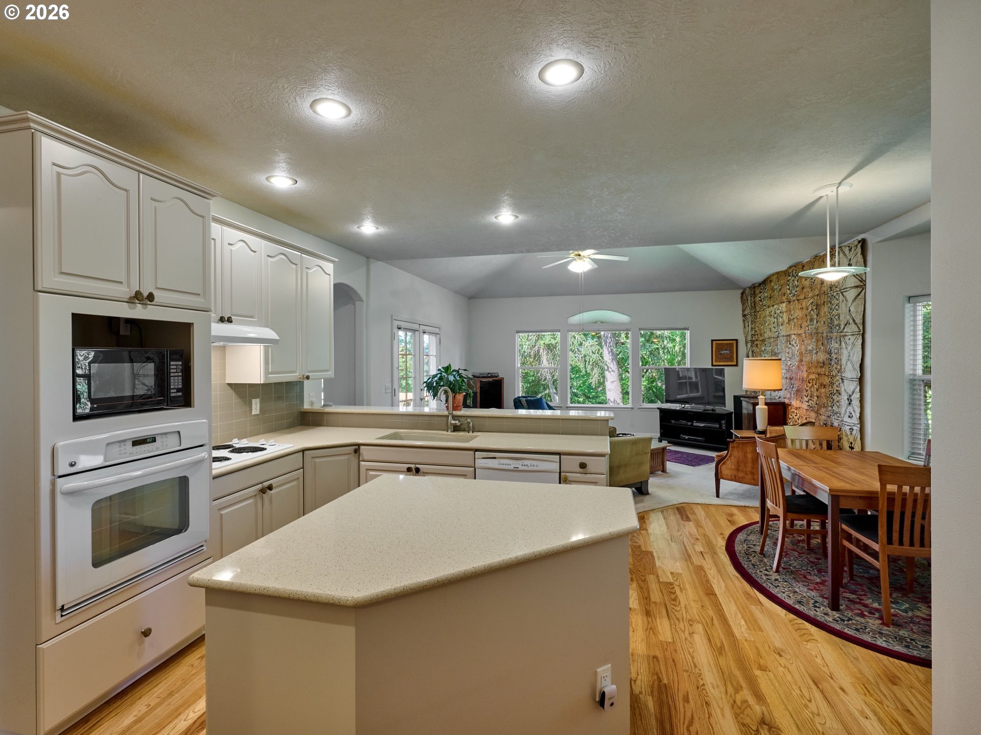 238 Rock St Property Photo 6