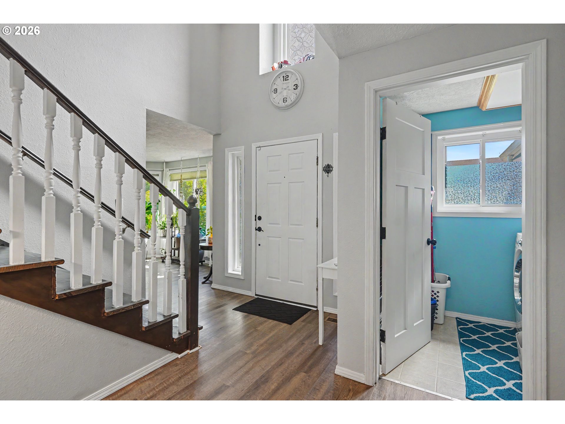 6695 Mcleod Ln Ne Property Photo 5