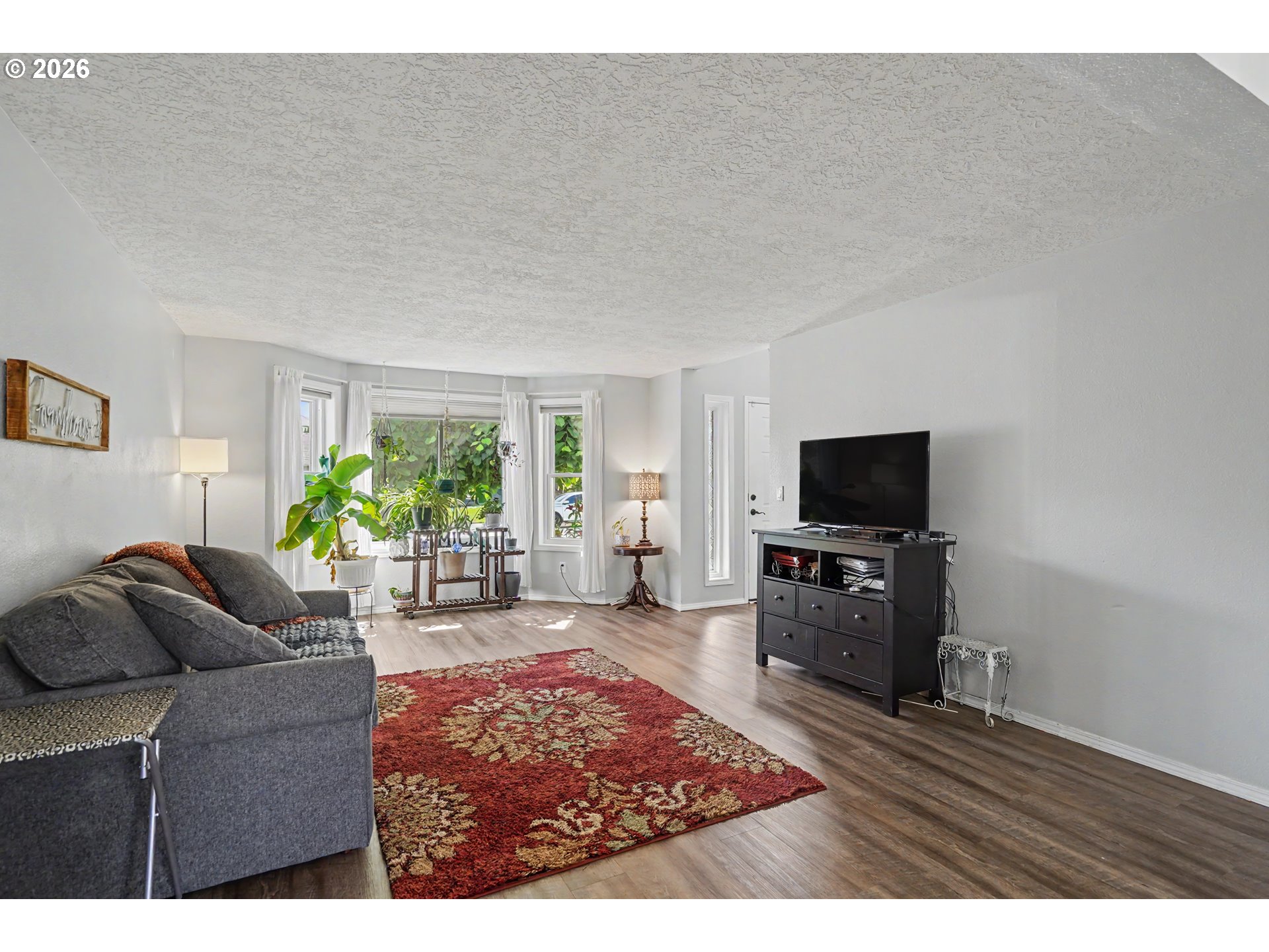 6695 Mcleod Ln Ne Property Photo 10