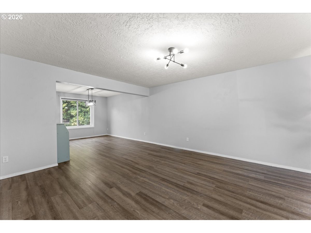 6695 Mcleod Ln Ne Property Photo 12