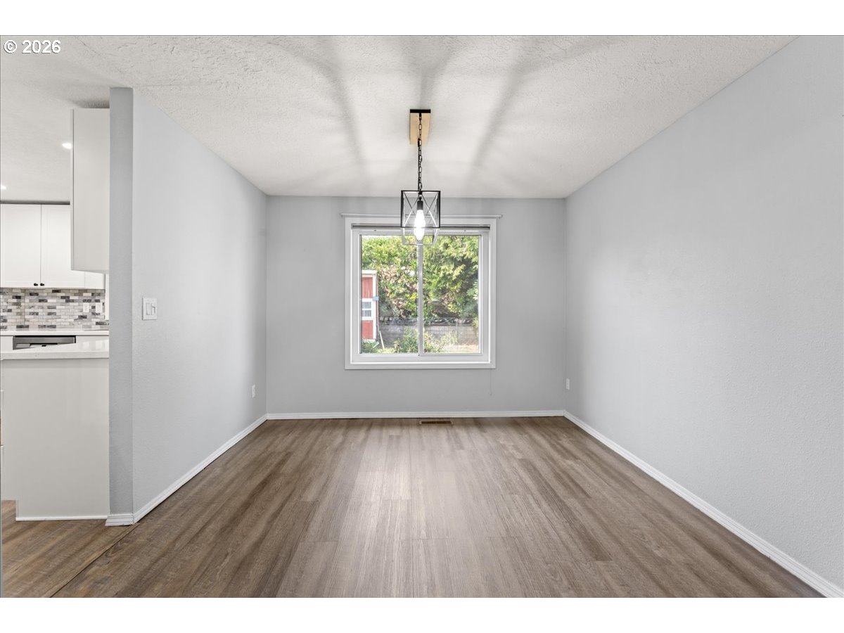 6695 Mcleod Ln Ne Property Photo 13