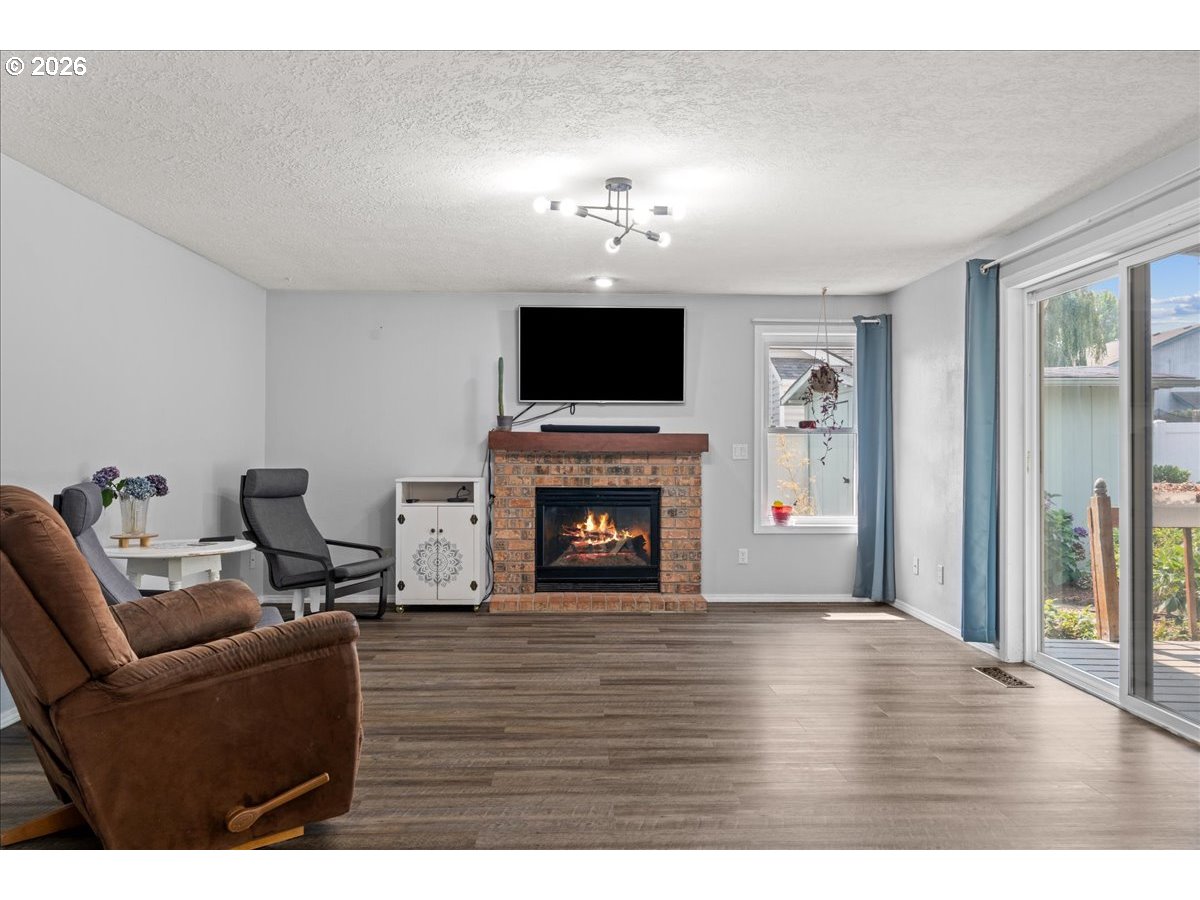 6695 Mcleod Ln Ne Property Photo 22