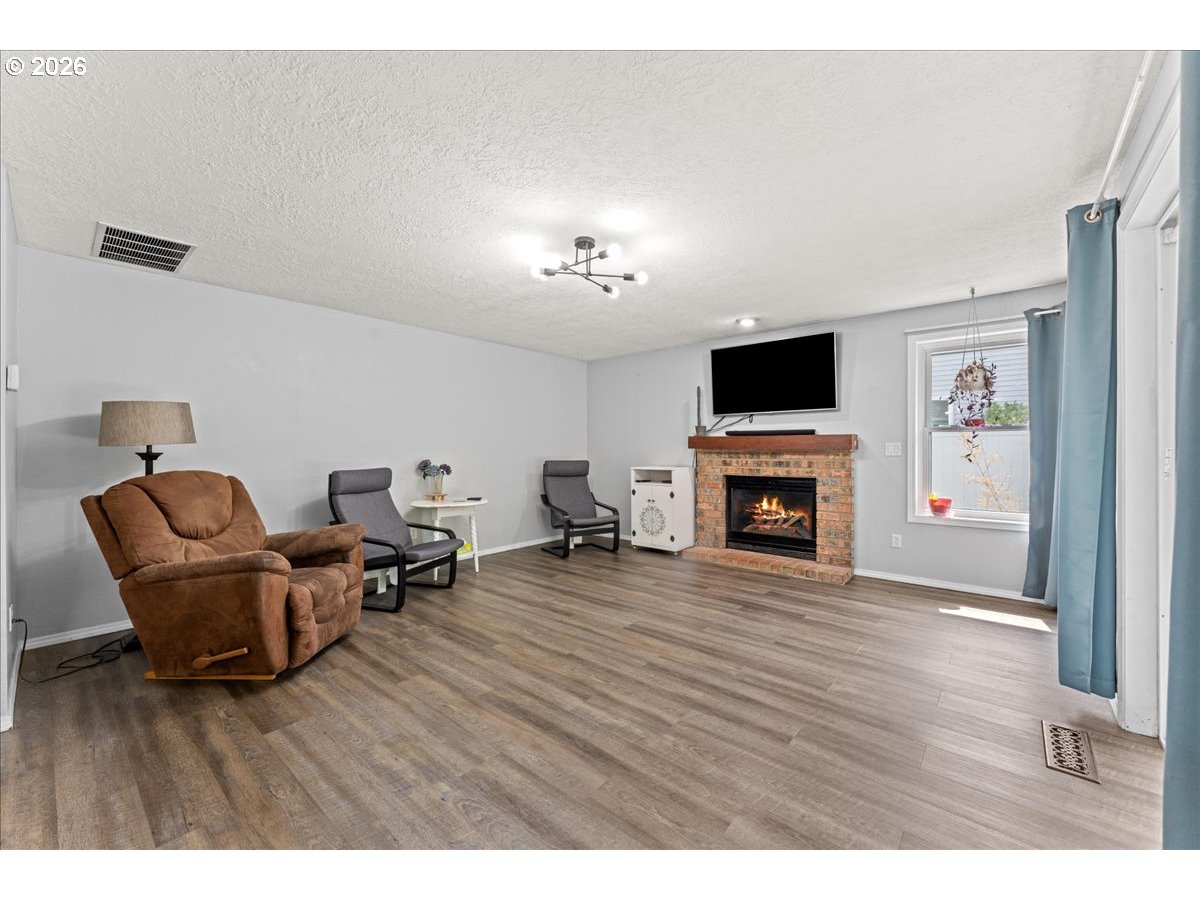 6695 Mcleod Ln Ne Property Photo 23