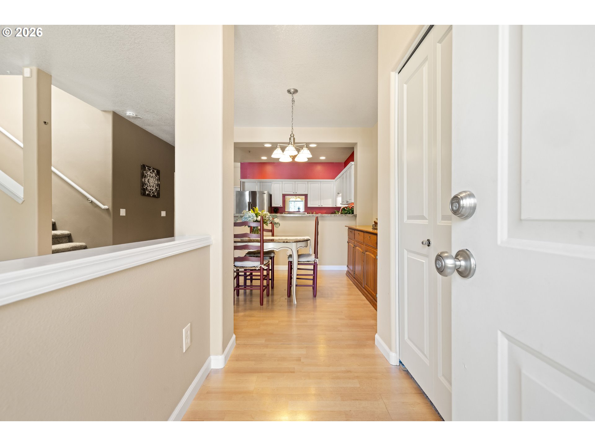 1048 Nw Burnside Rd Property Photo 3