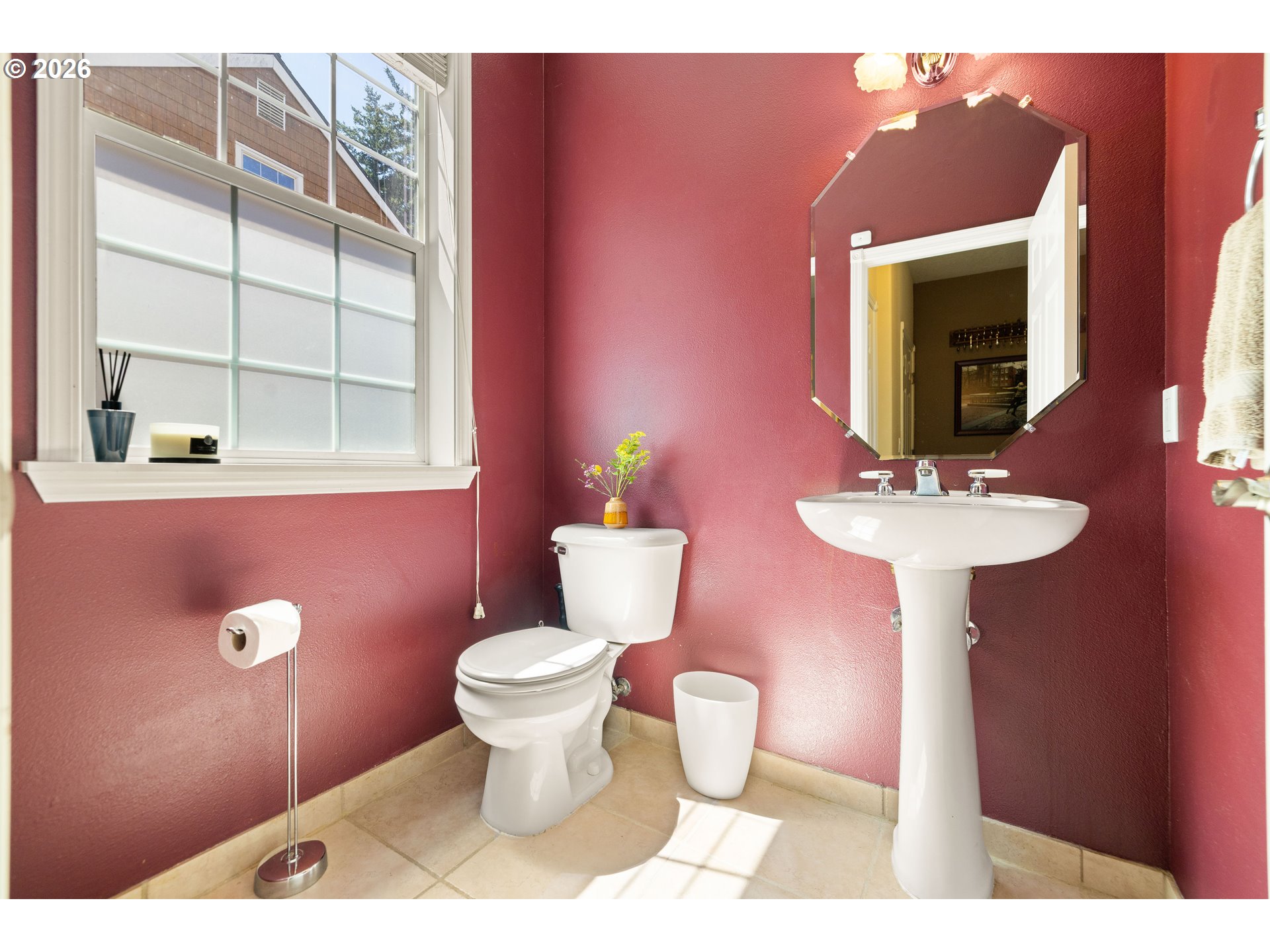1048 Nw Burnside Rd Property Photo 17