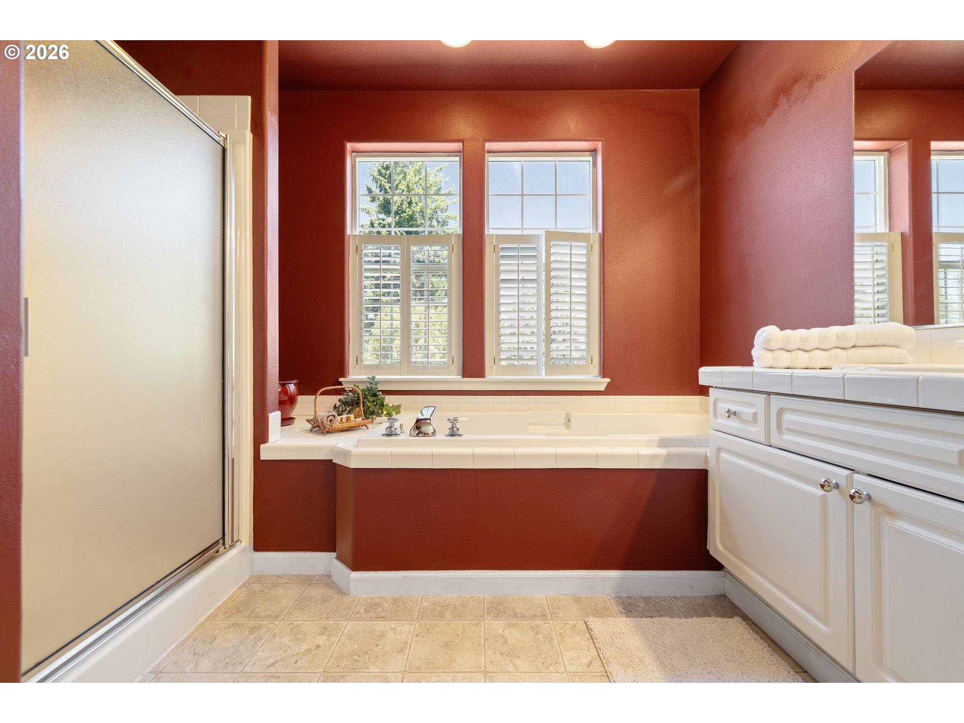 1048 Nw Burnside Rd Property Photo 36