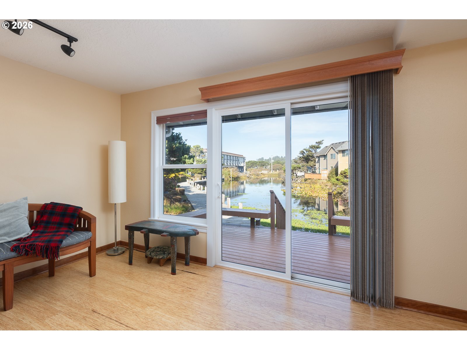180 Se Highway 101 17 Property Photo 4