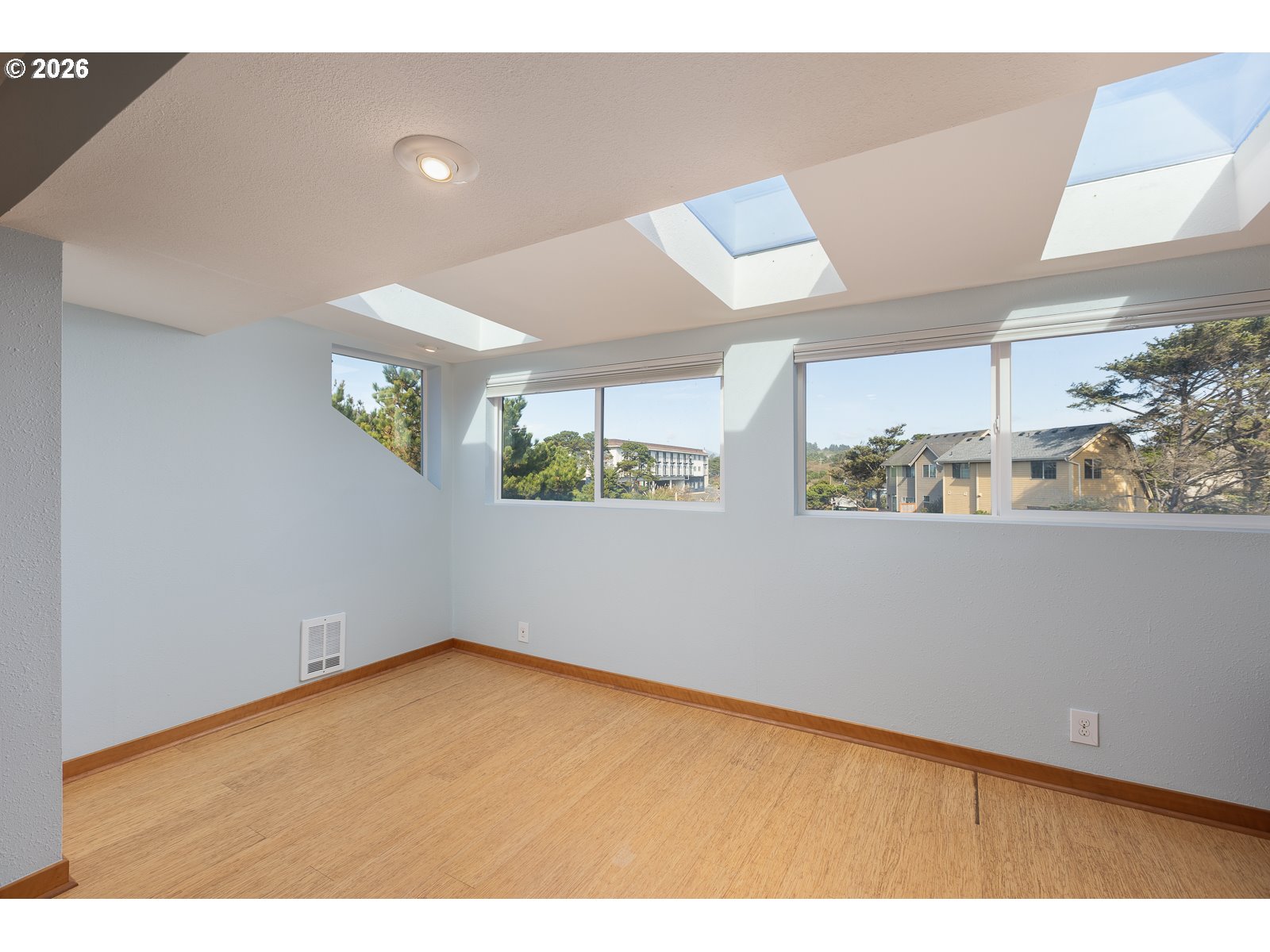 180 Se Highway 101 17 Property Photo 16