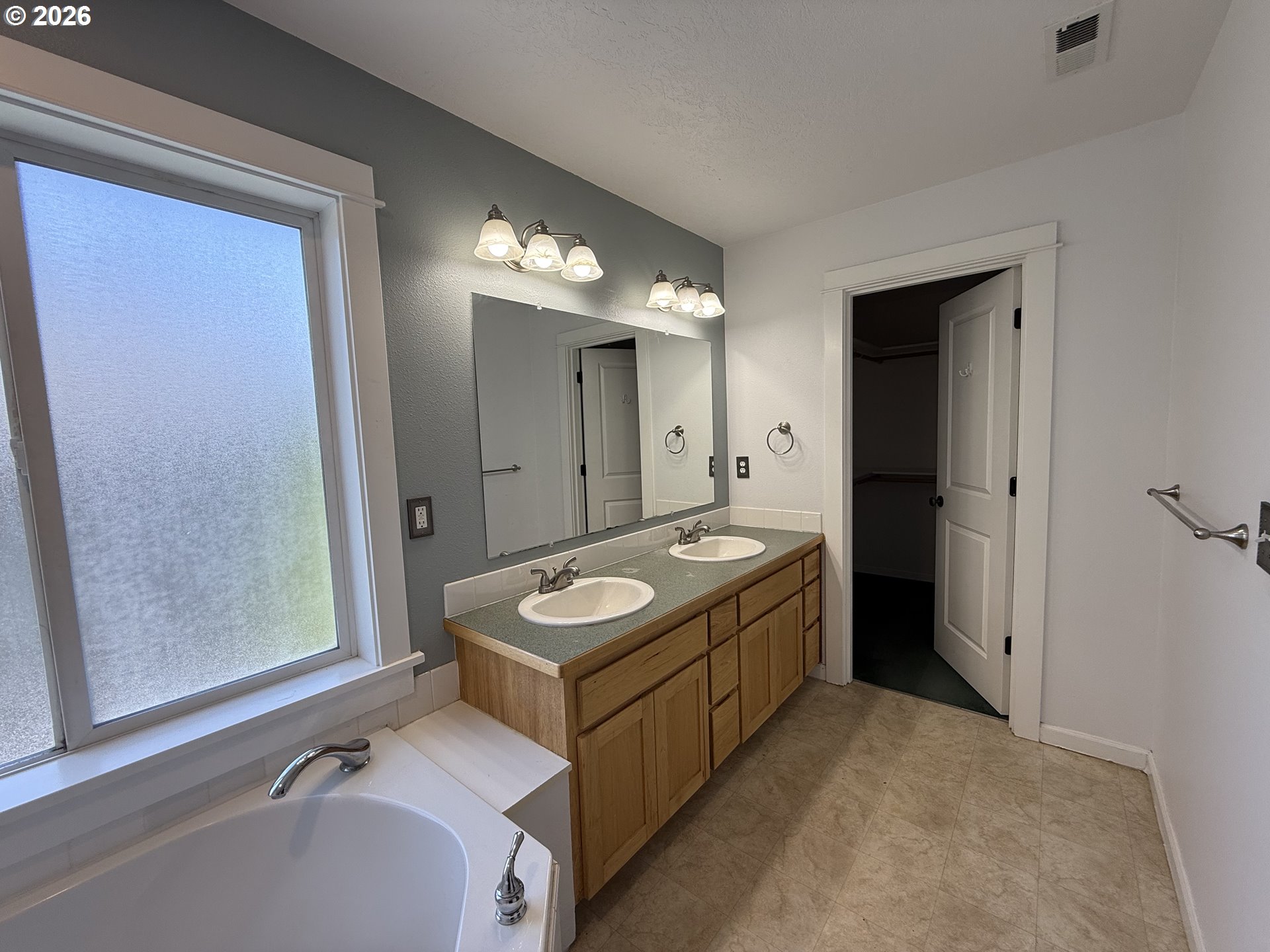 3408 Ambleside Dr Property Photo 30