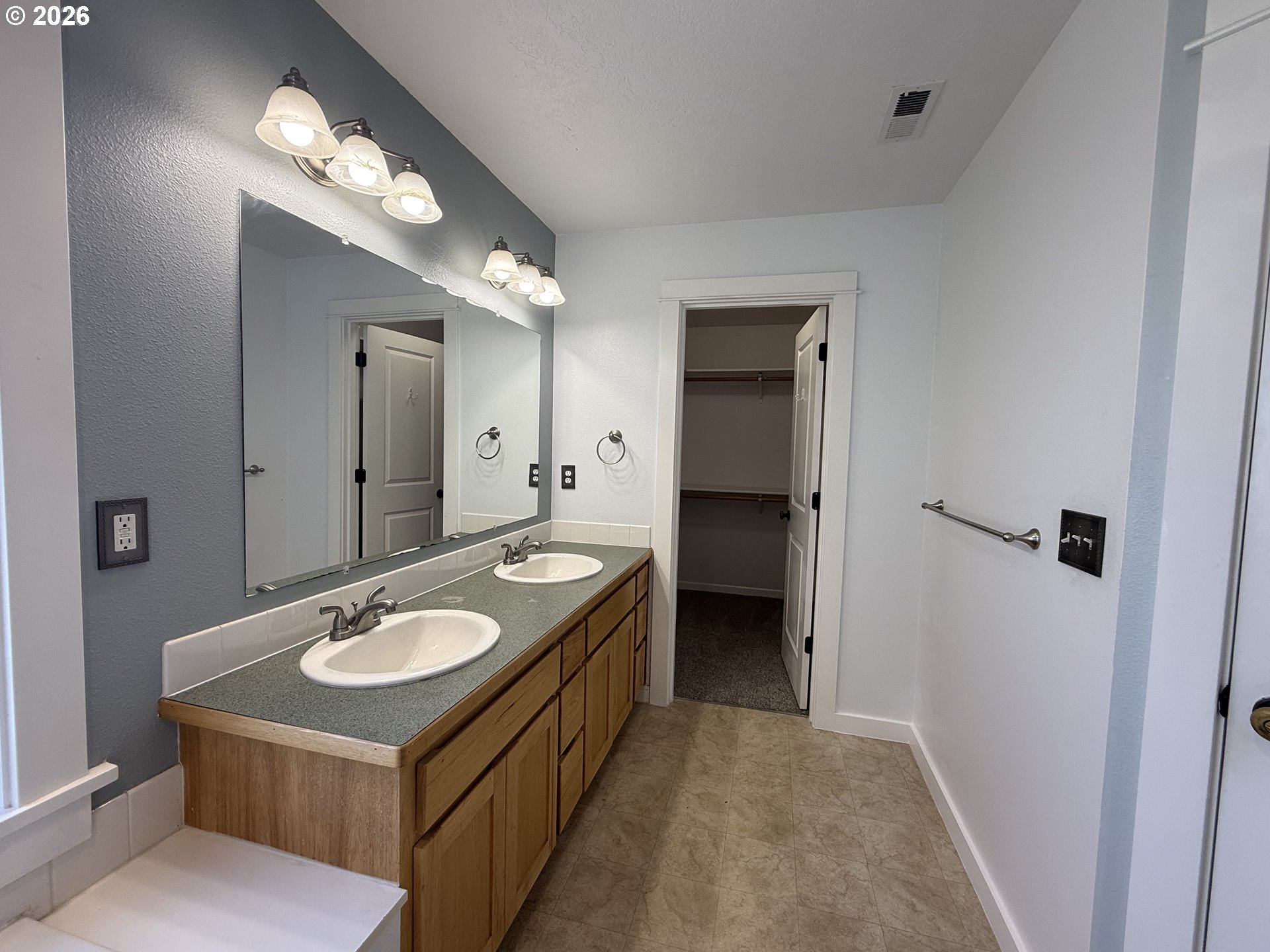3408 Ambleside Dr Property Photo 32