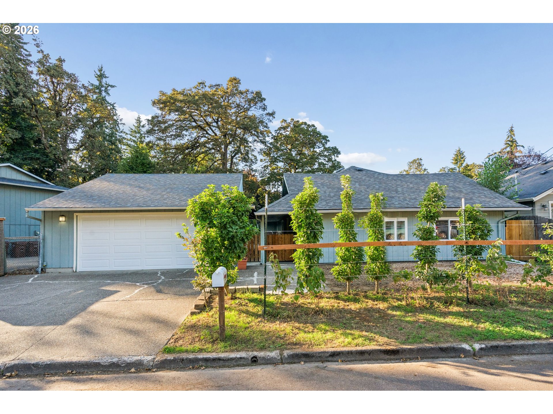 6983 Oakridge Dr Property Photo 1