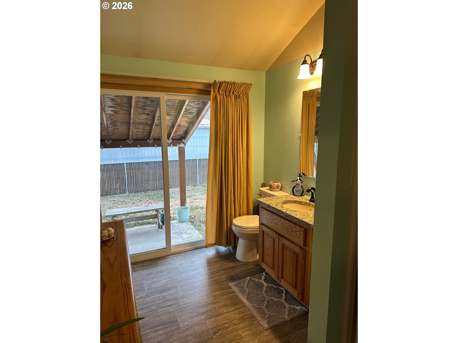 136350 Main St Property Photo 8