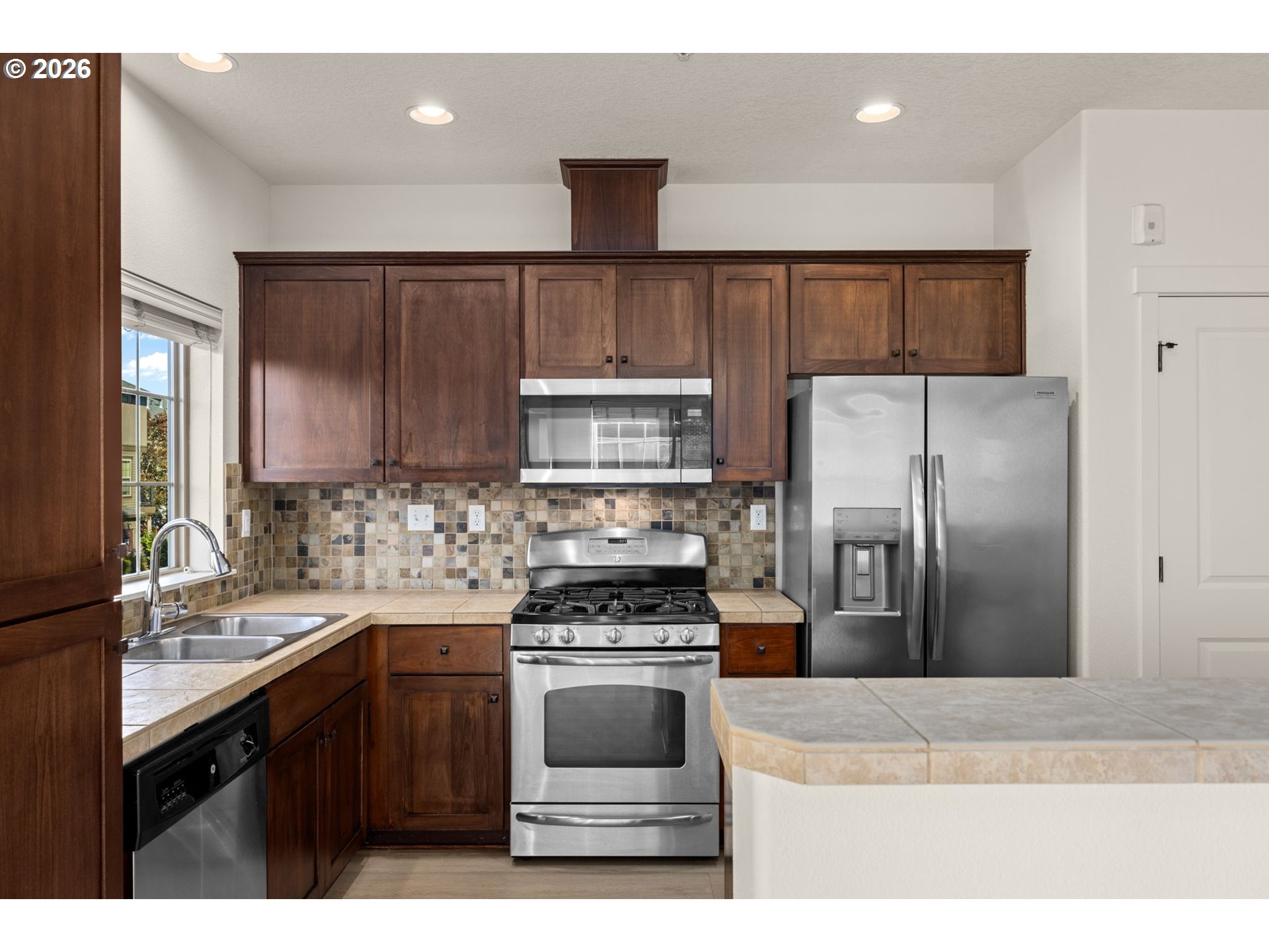 8778 Ne Delamere Way Property Photo 12