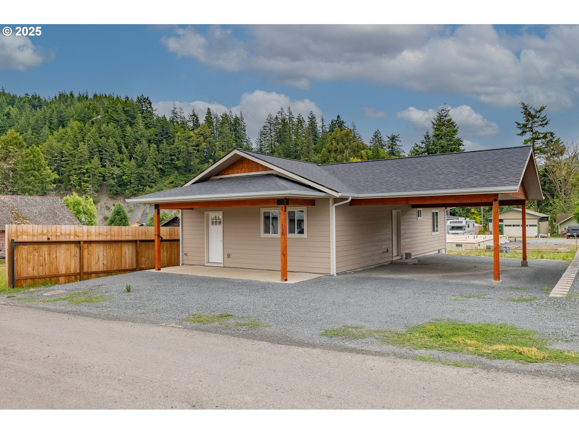130 E Date Property Photo 1