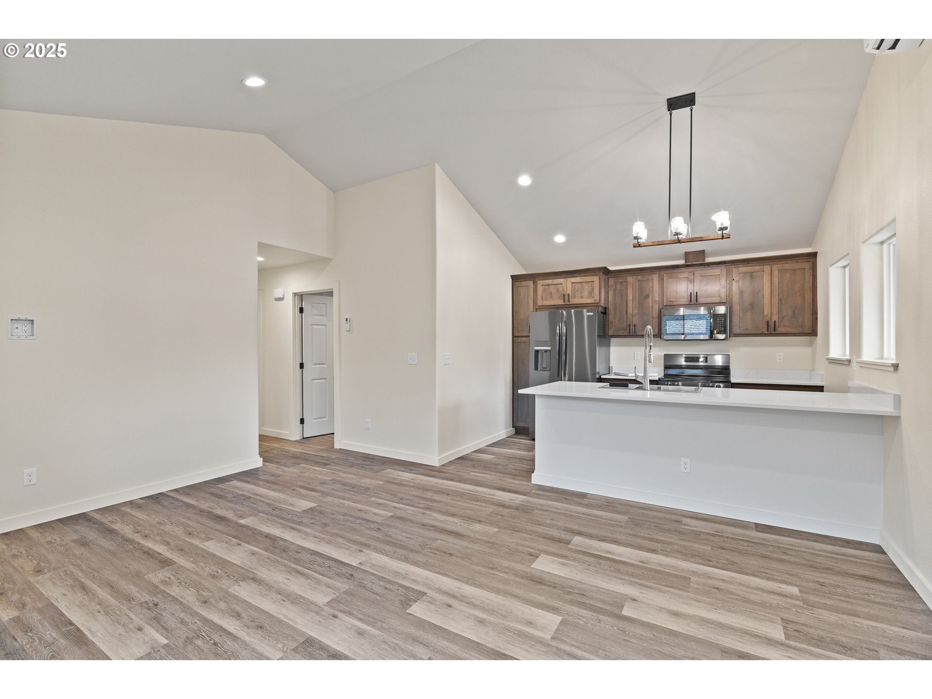 130 E Date Property Photo 10