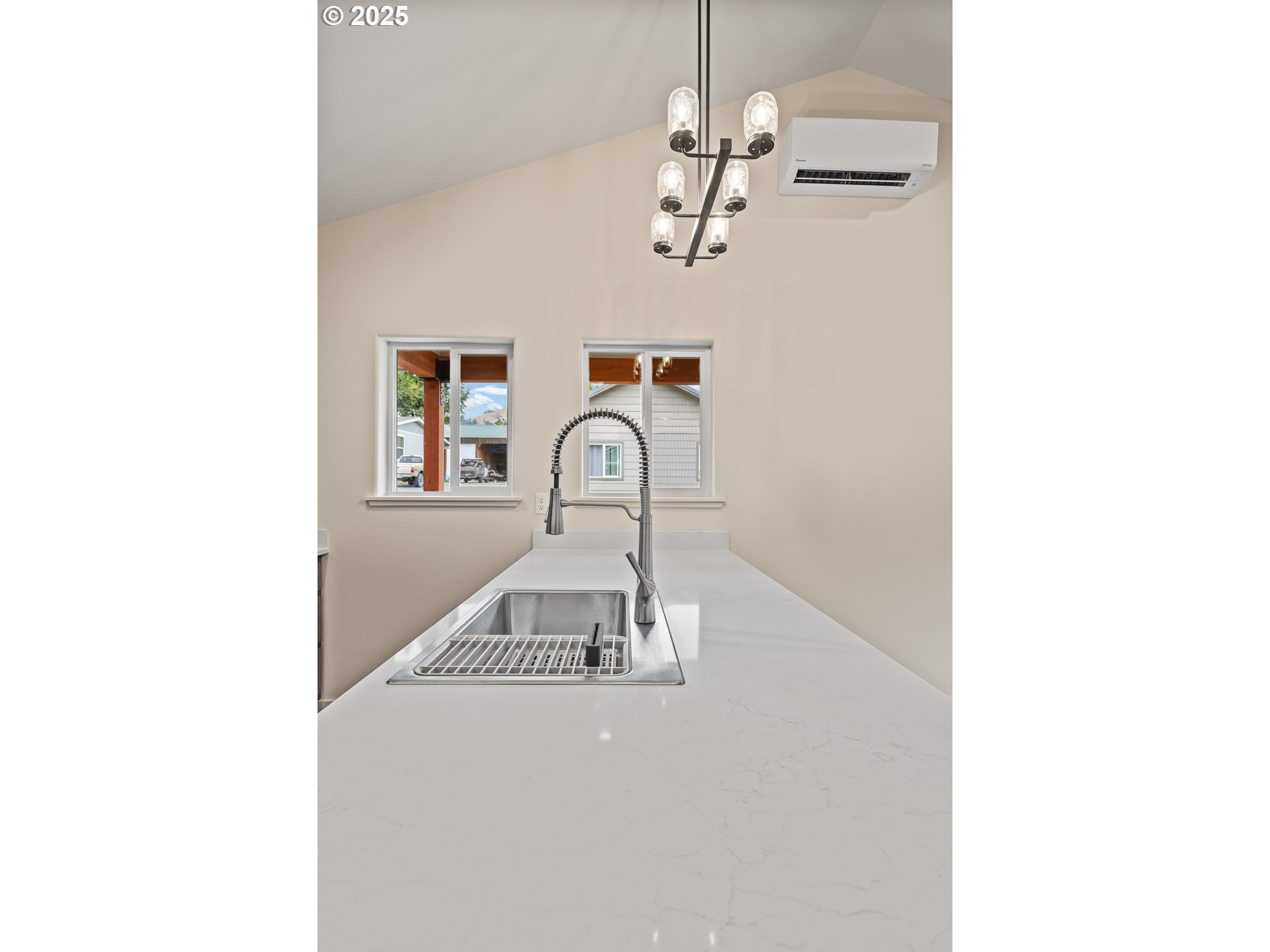 130 E Date Property Photo 16
