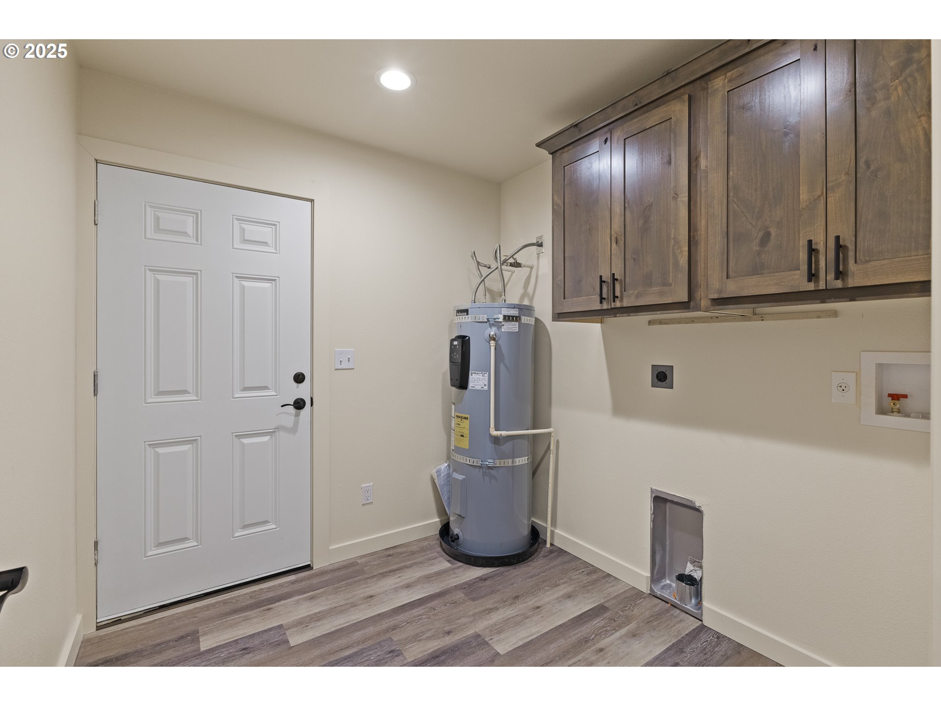 130 E Date Property Photo 19