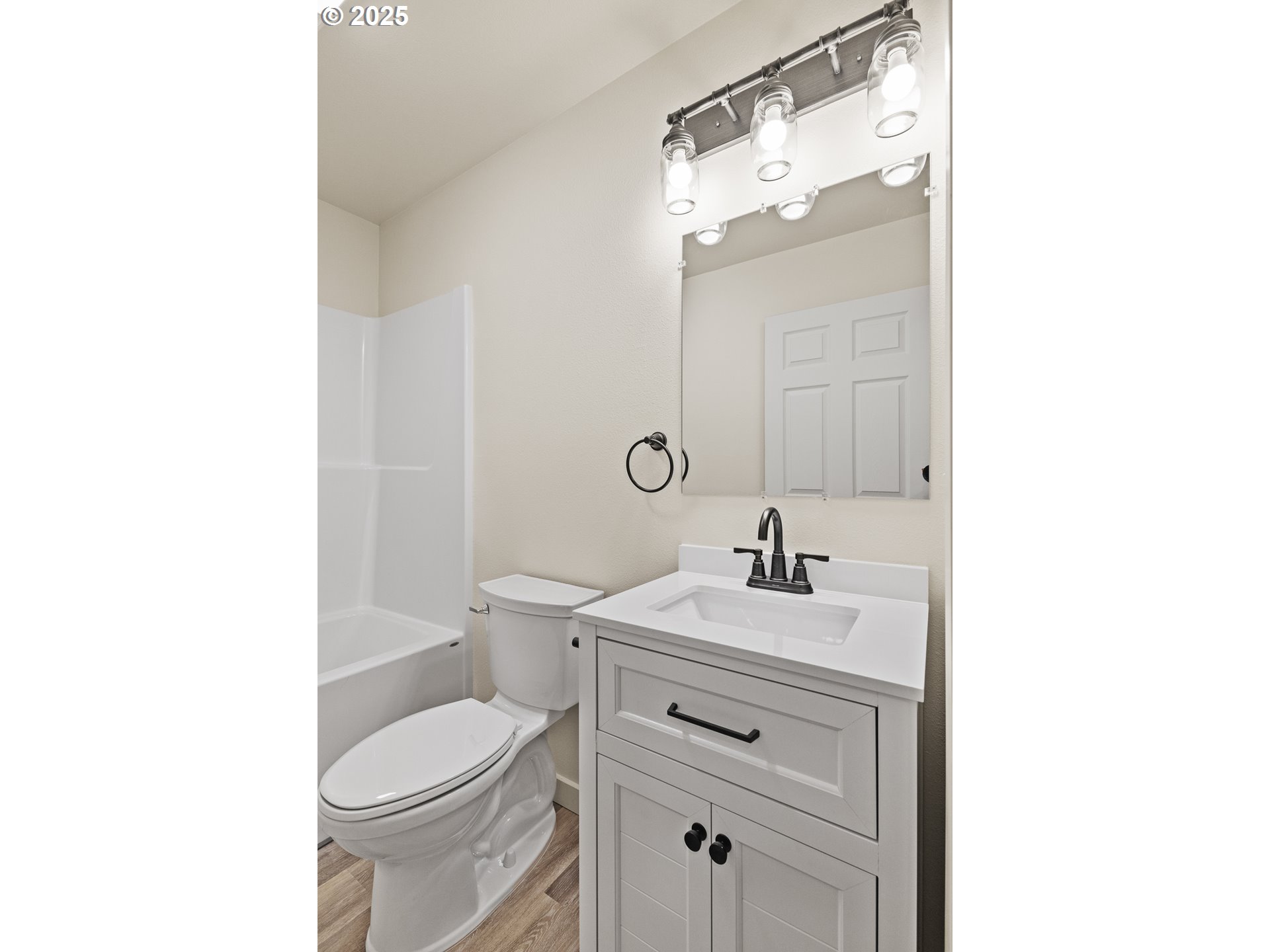 130 E Date Property Photo 21
