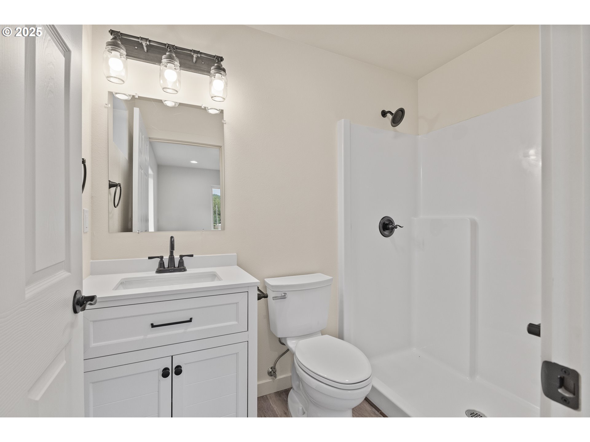 130 E Date Property Photo 28