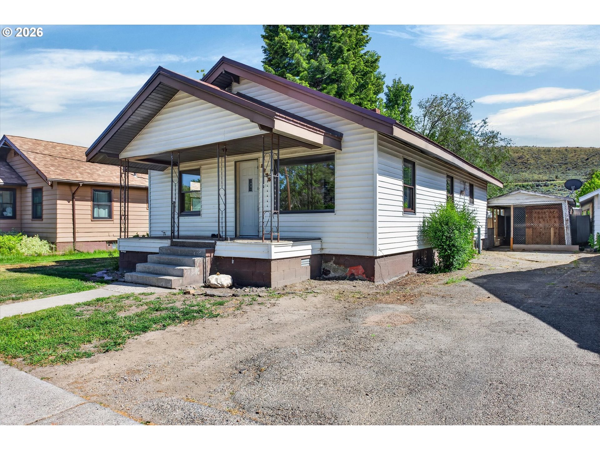 1235 Valley Ave Property Photo 3