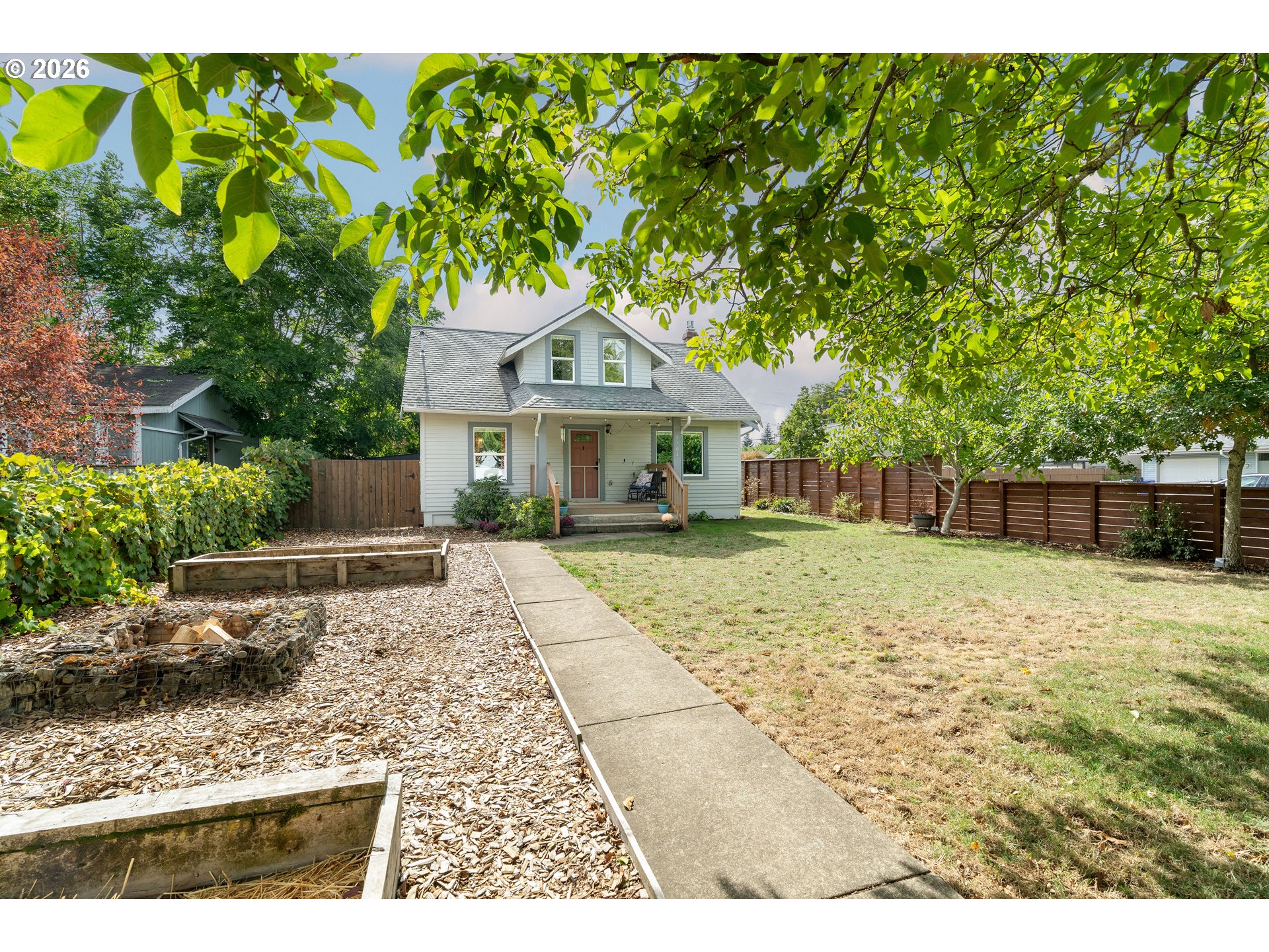 9704 SE REEDWAY ST Property Photo 1