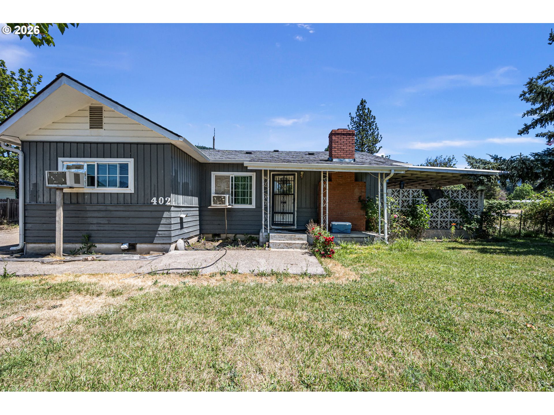 402 N D ST Property Photo 1