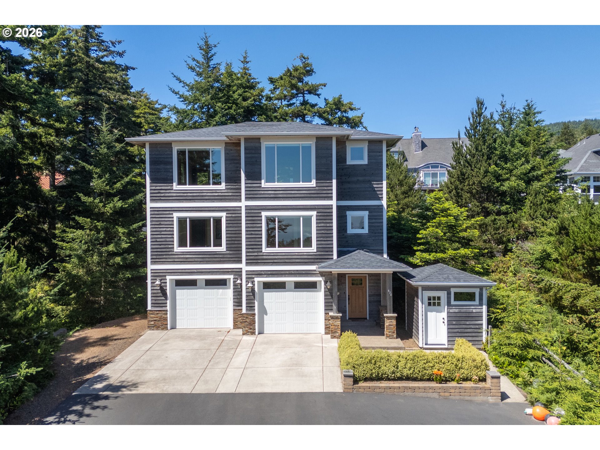 670 Hillsdale ST W Property Photo 1