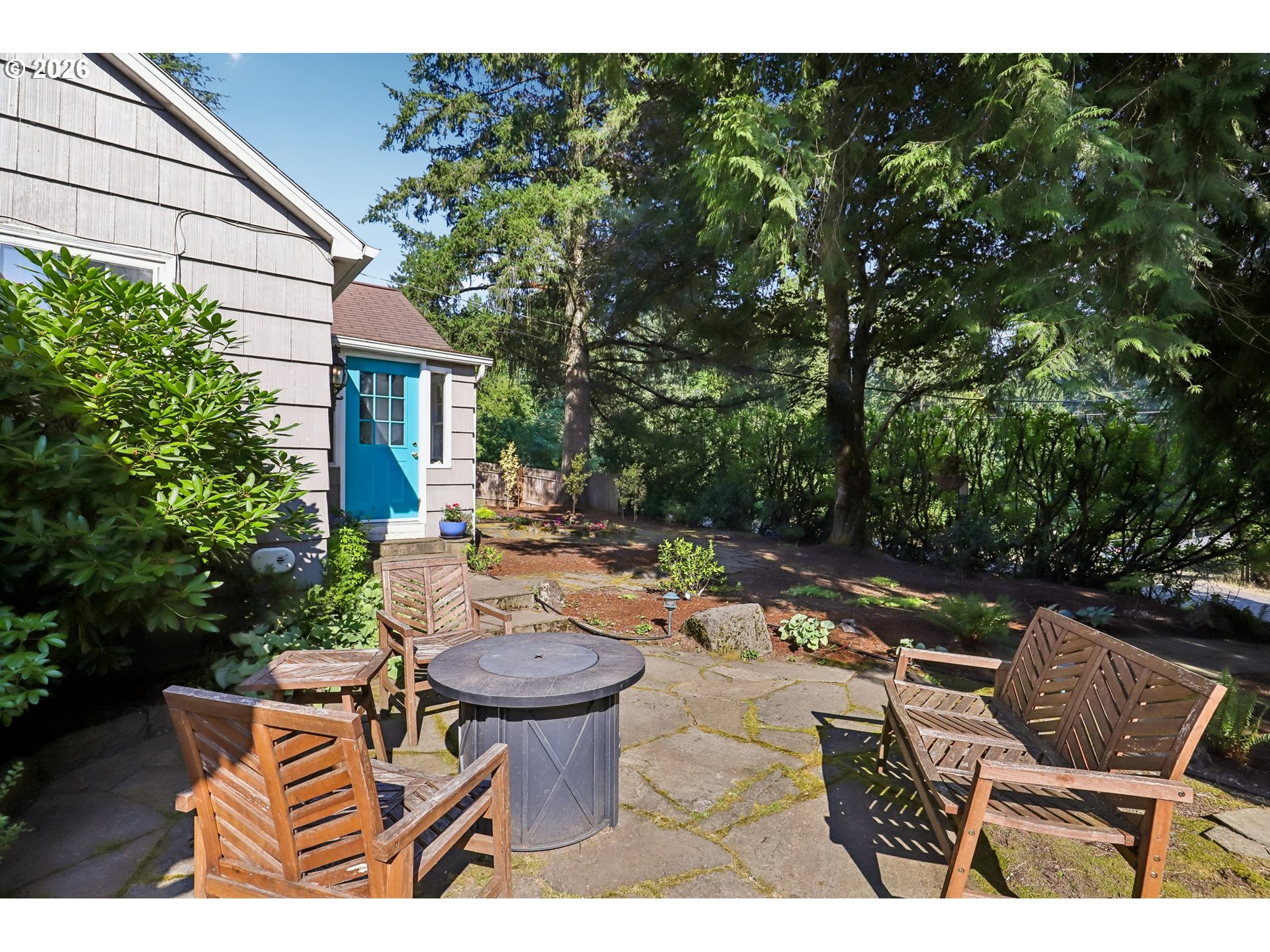 731 Sw Maplecrest Dr Property Photo 3