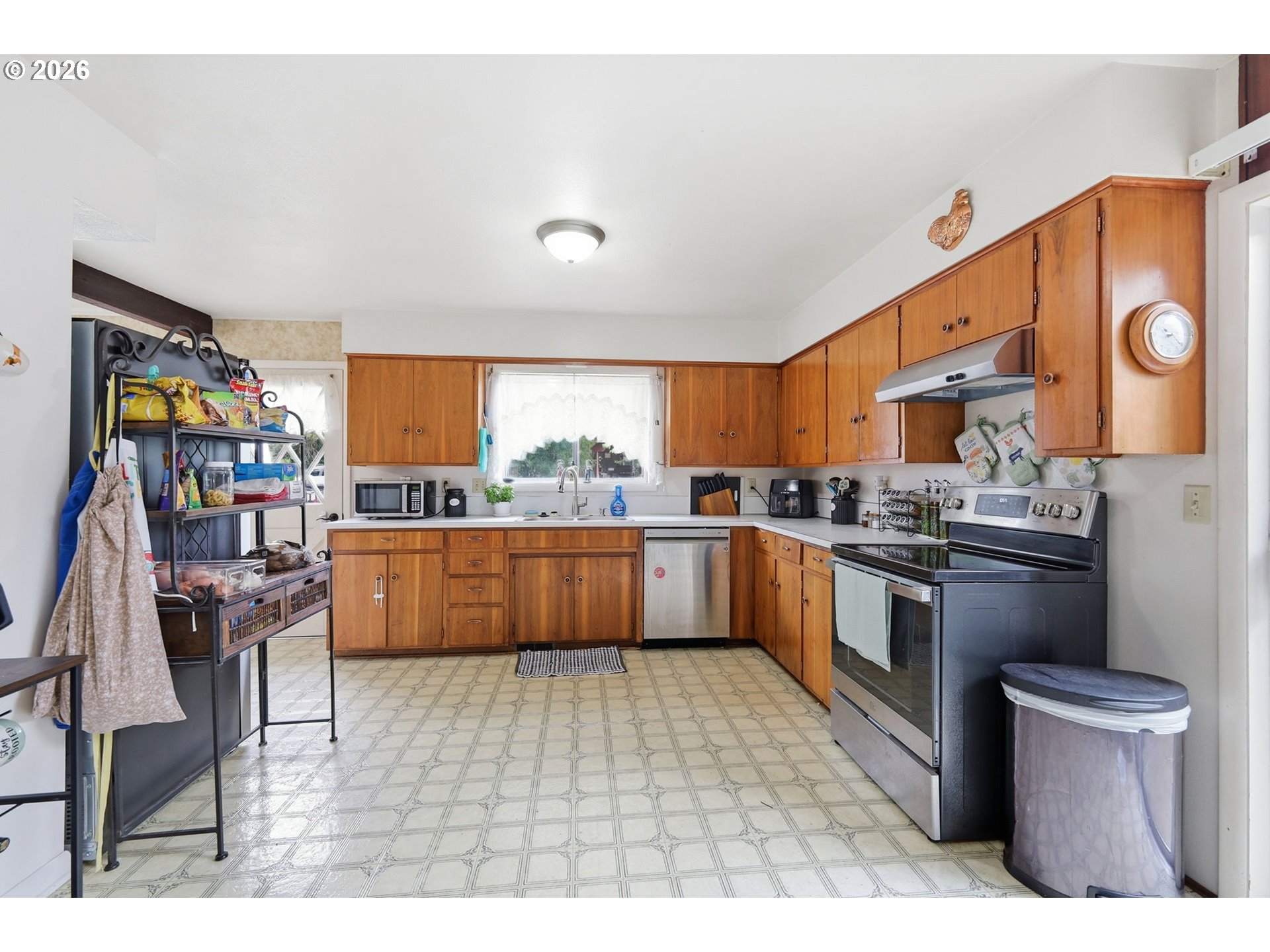 405 Kent St Property Photo 9