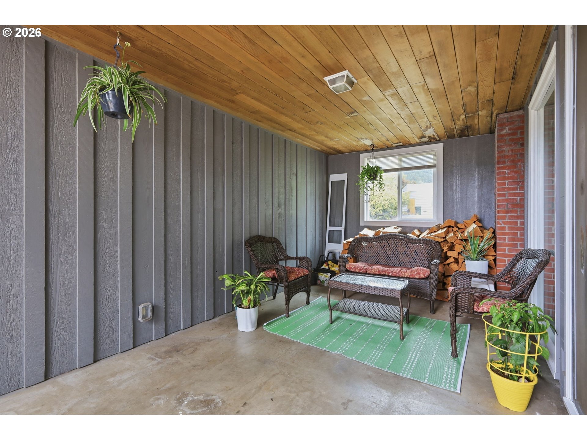 405 Kent St Property Photo 24