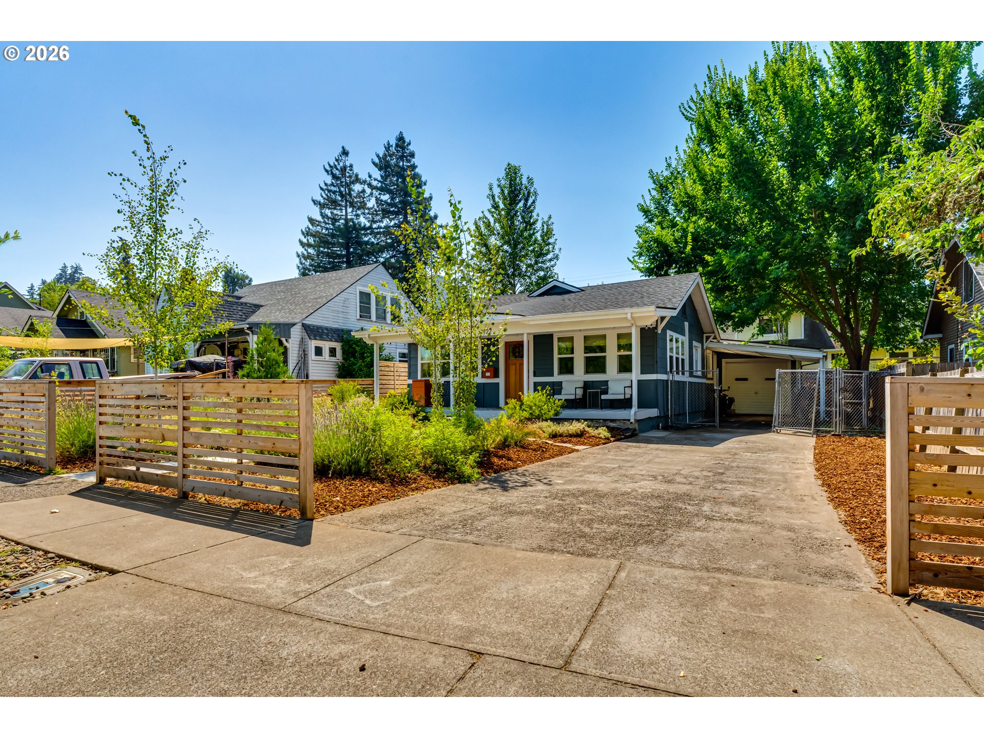 1722 Olive St Property Photo 3