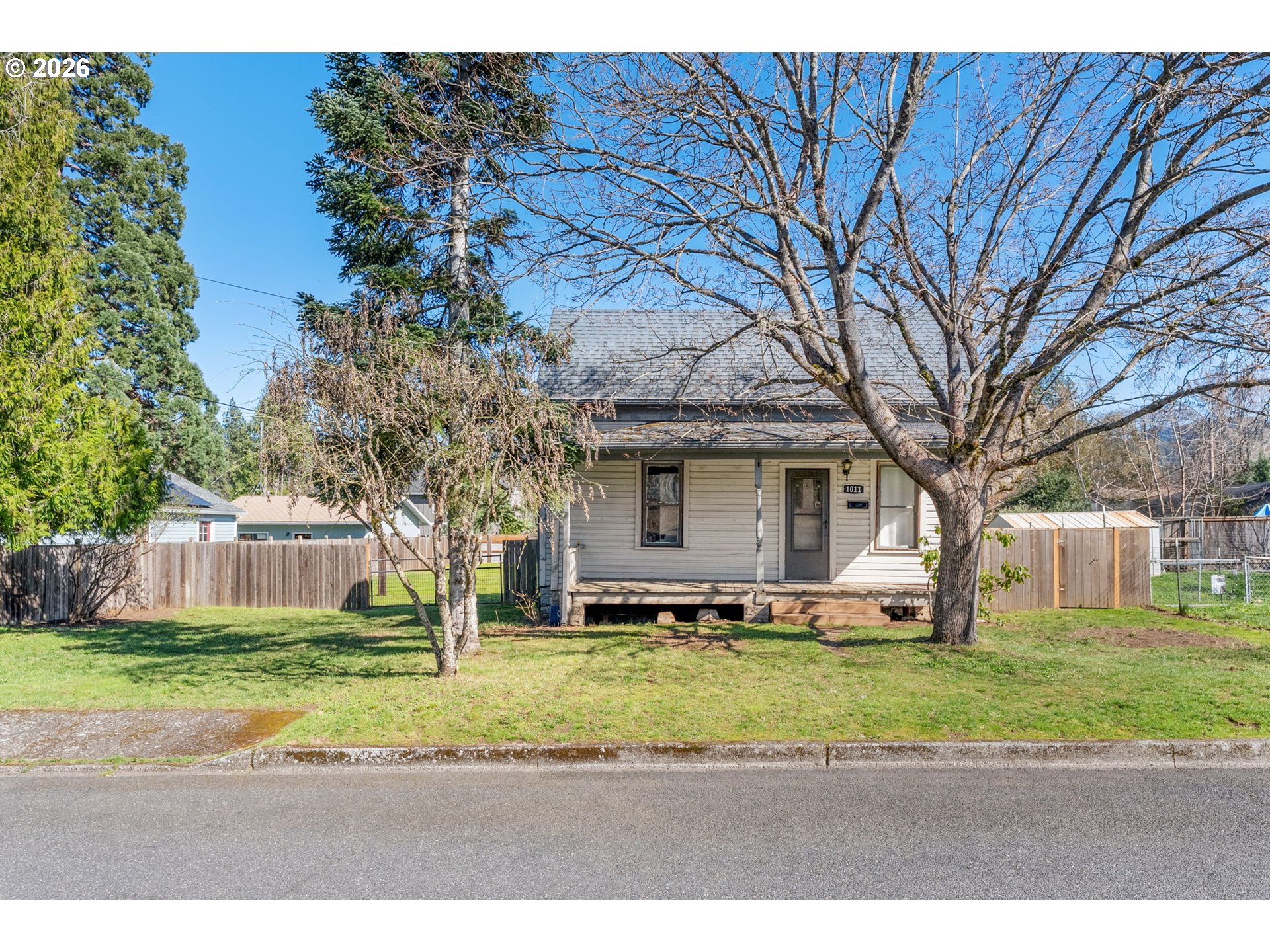 1011 5th St Property Photo 1