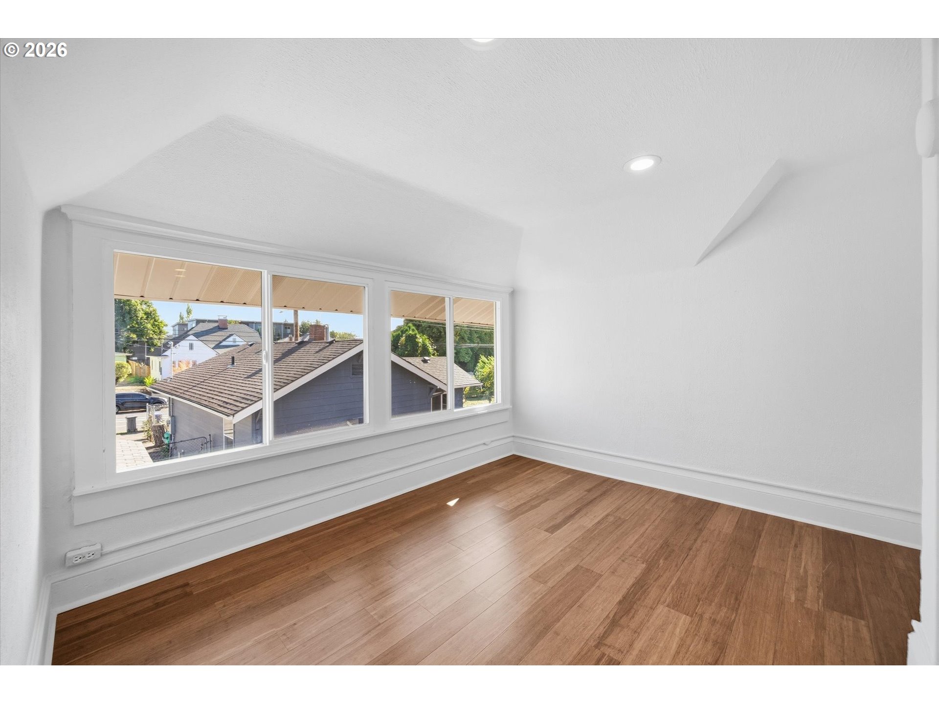 4806 N Gantenbein Ave Property Photo 33