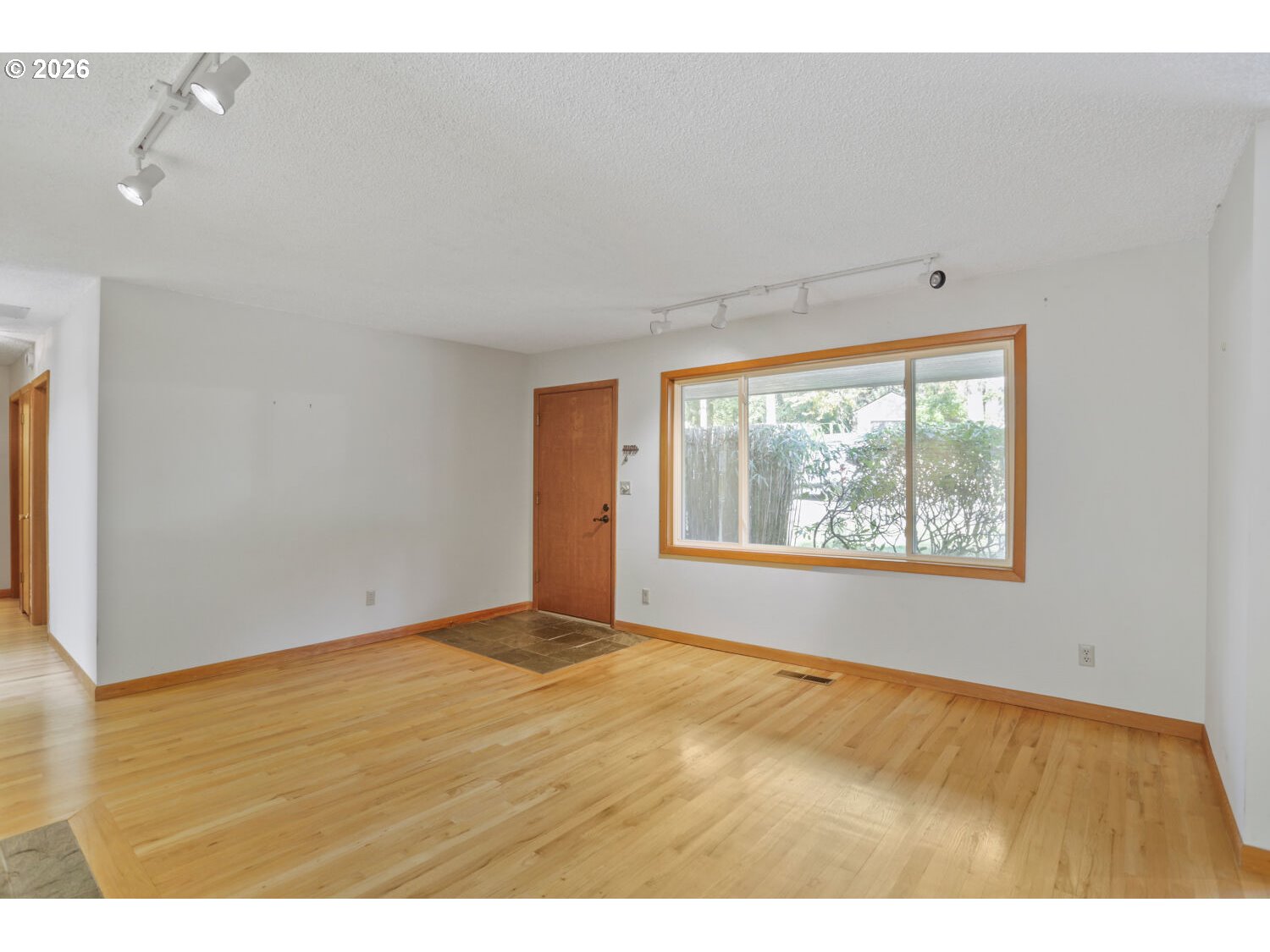 6440 Sw Huber St Property Photo 6