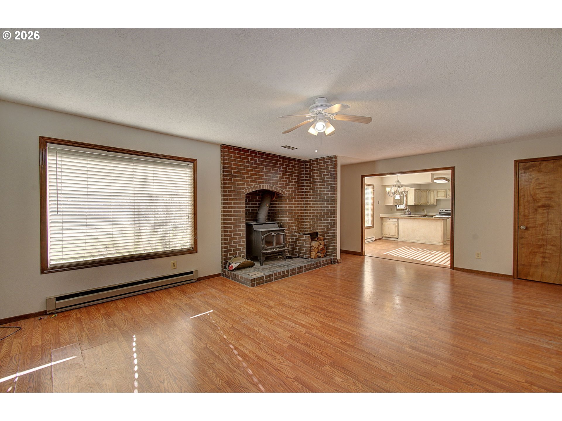 100 Inglewood Dr Property Photo 2