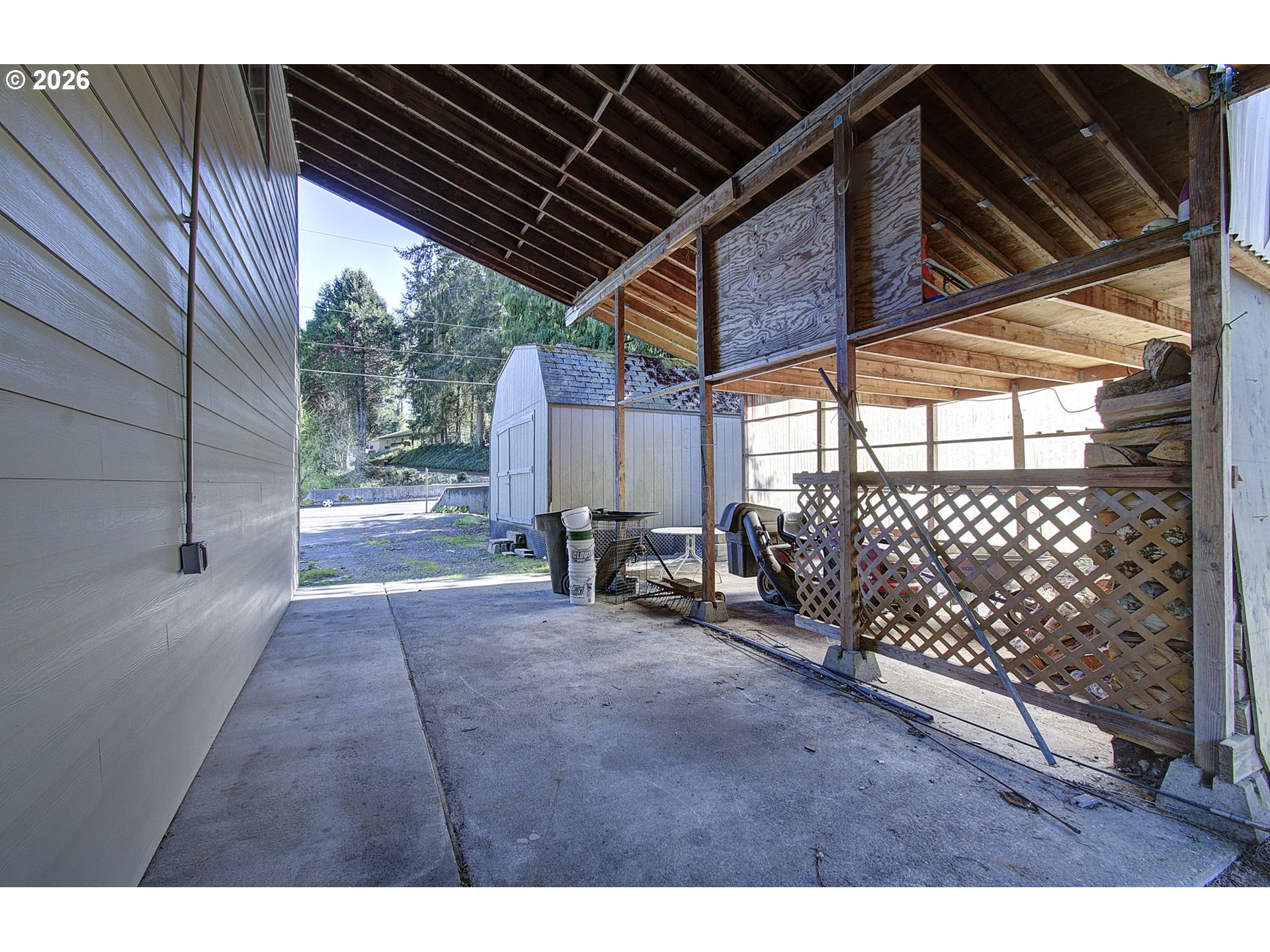 100 Inglewood Dr Property Photo 28